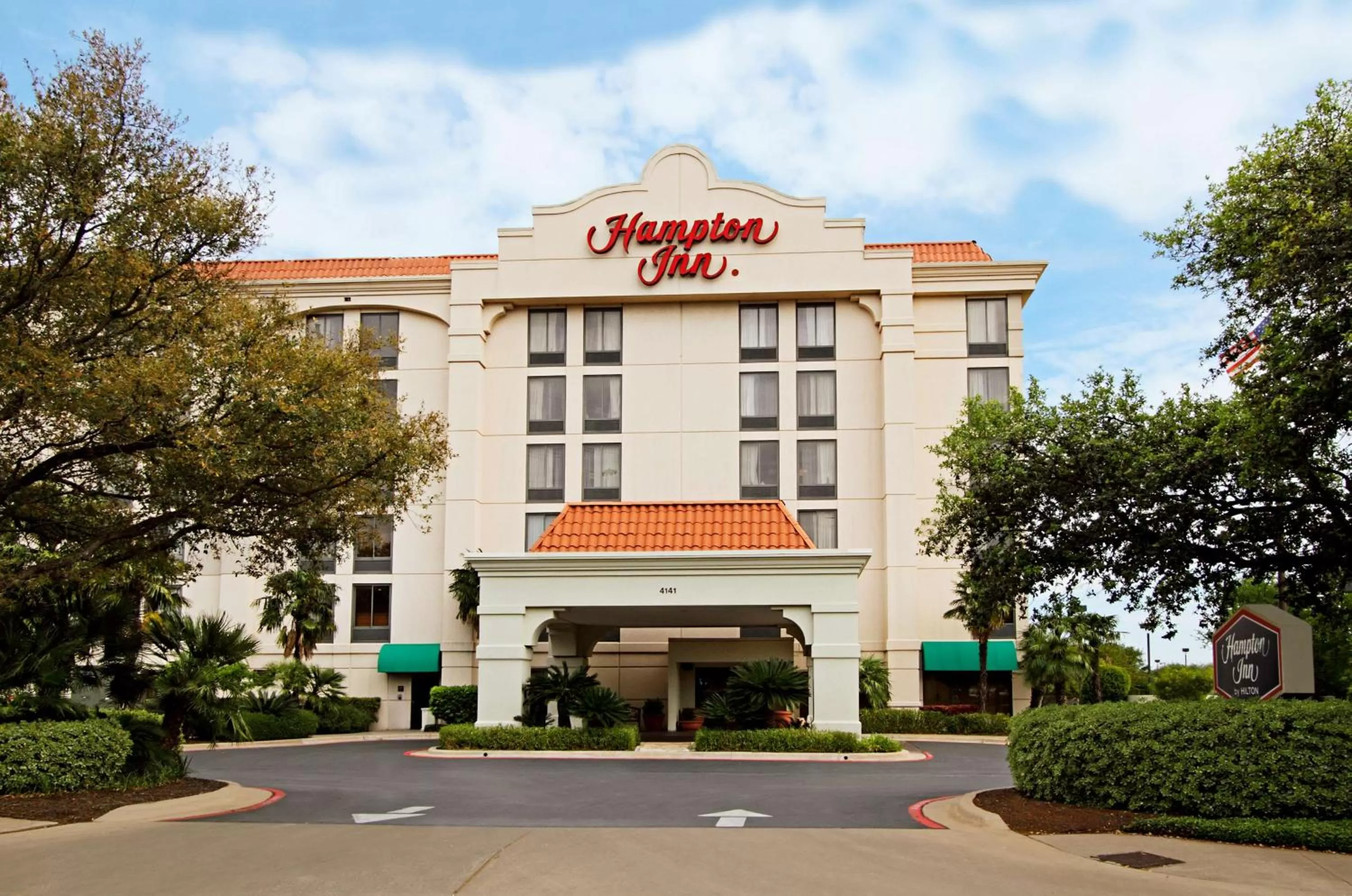 Property building in Hampton by Hilton Austin South - I-35 & Ben White