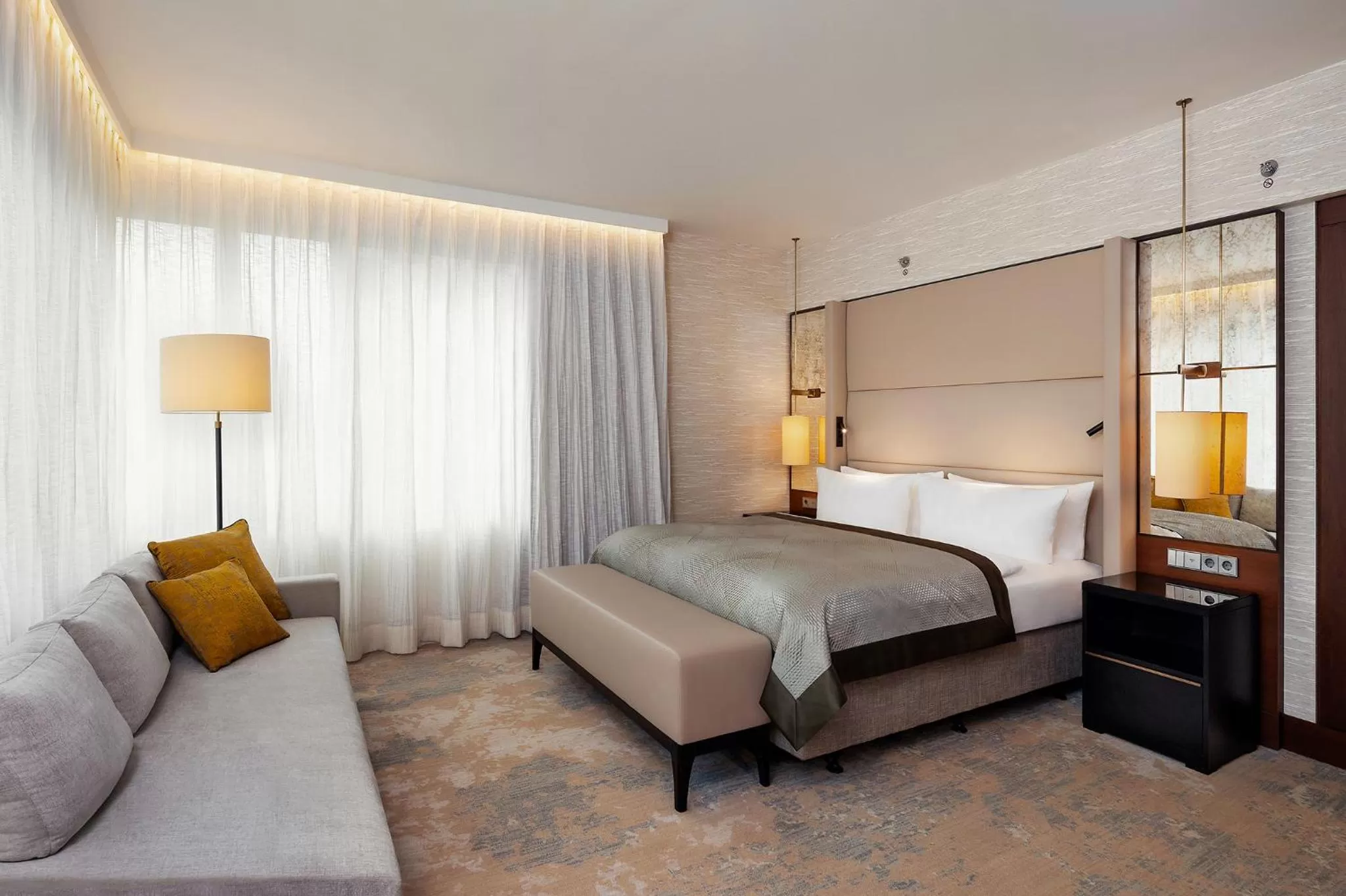 Staff, Bed in InterContinental Berlin by IHG