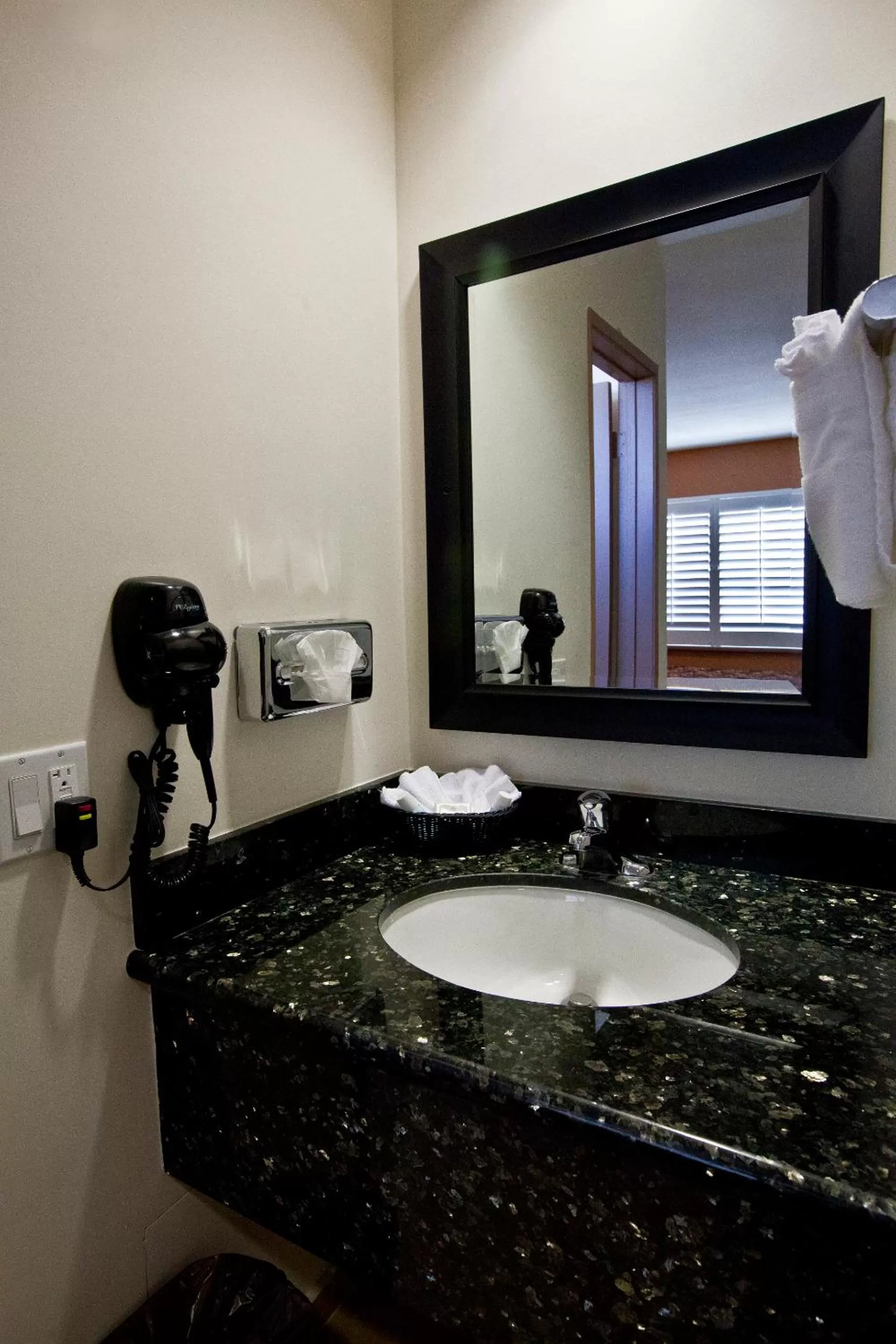 Bathroom in Dunes Inn - Sunset