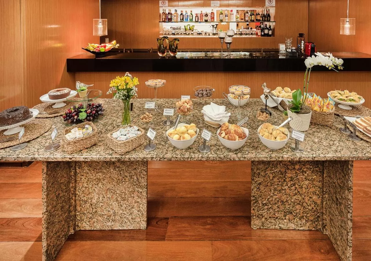 Breakfast in Hotel Nacional Inn Cambuí Campinas Residence