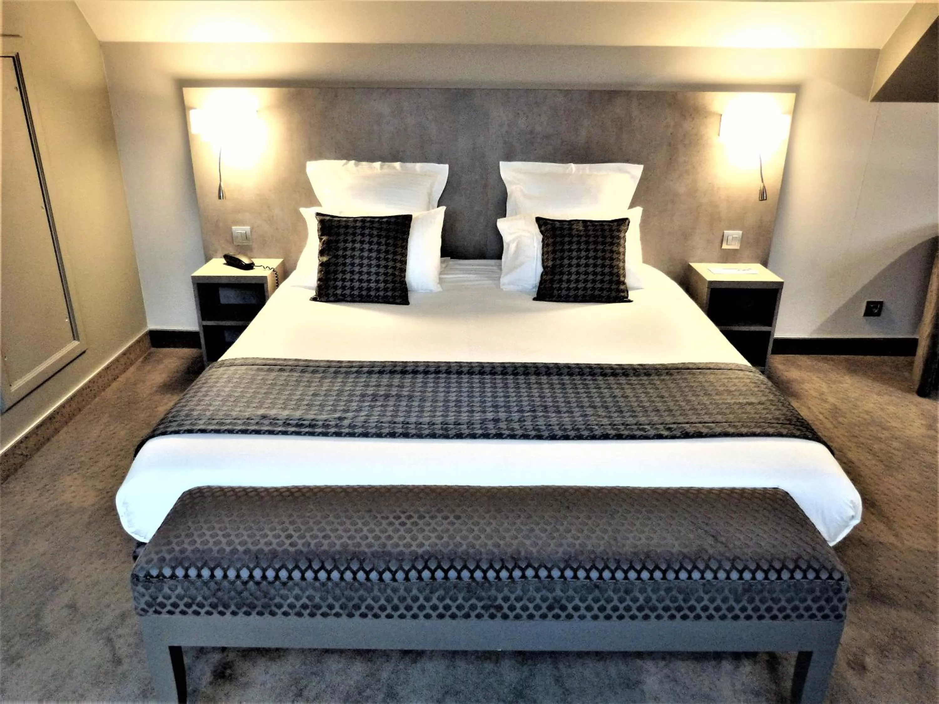 Bed in Hotel Saint Daniel