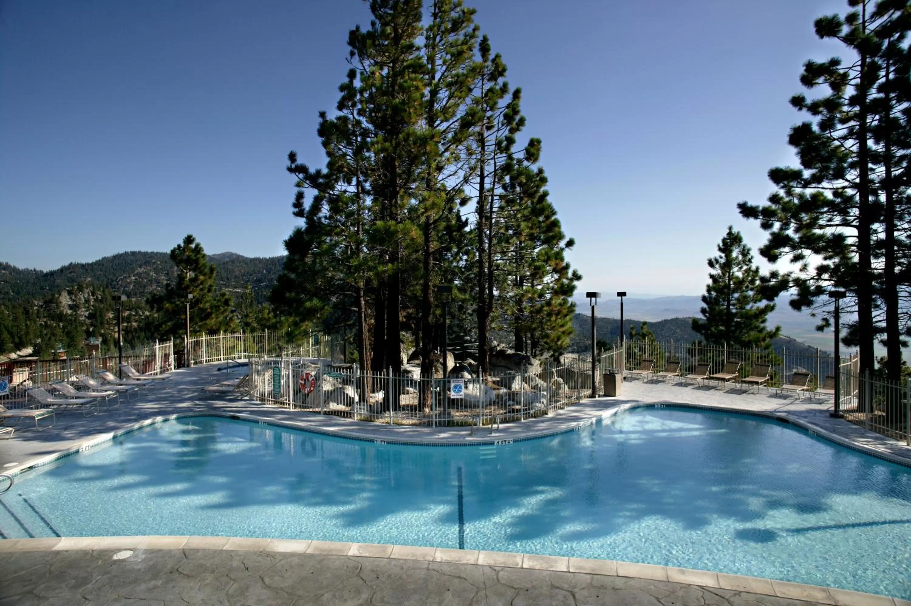Summer in Holiday Inn Club Vacations - Tahoe Ridge Resort