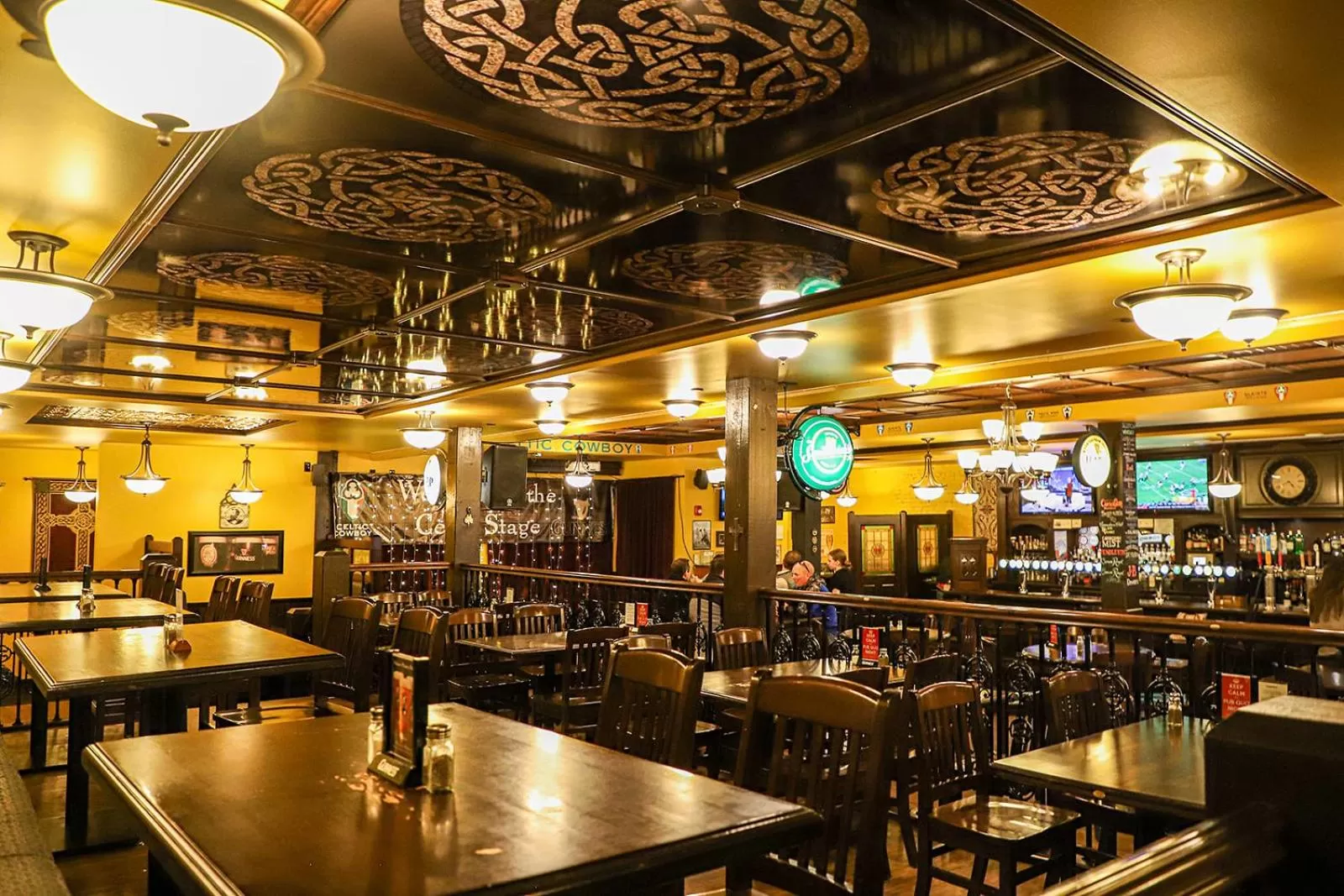 Restaurant/places to eat in Historic Hotel Arvon