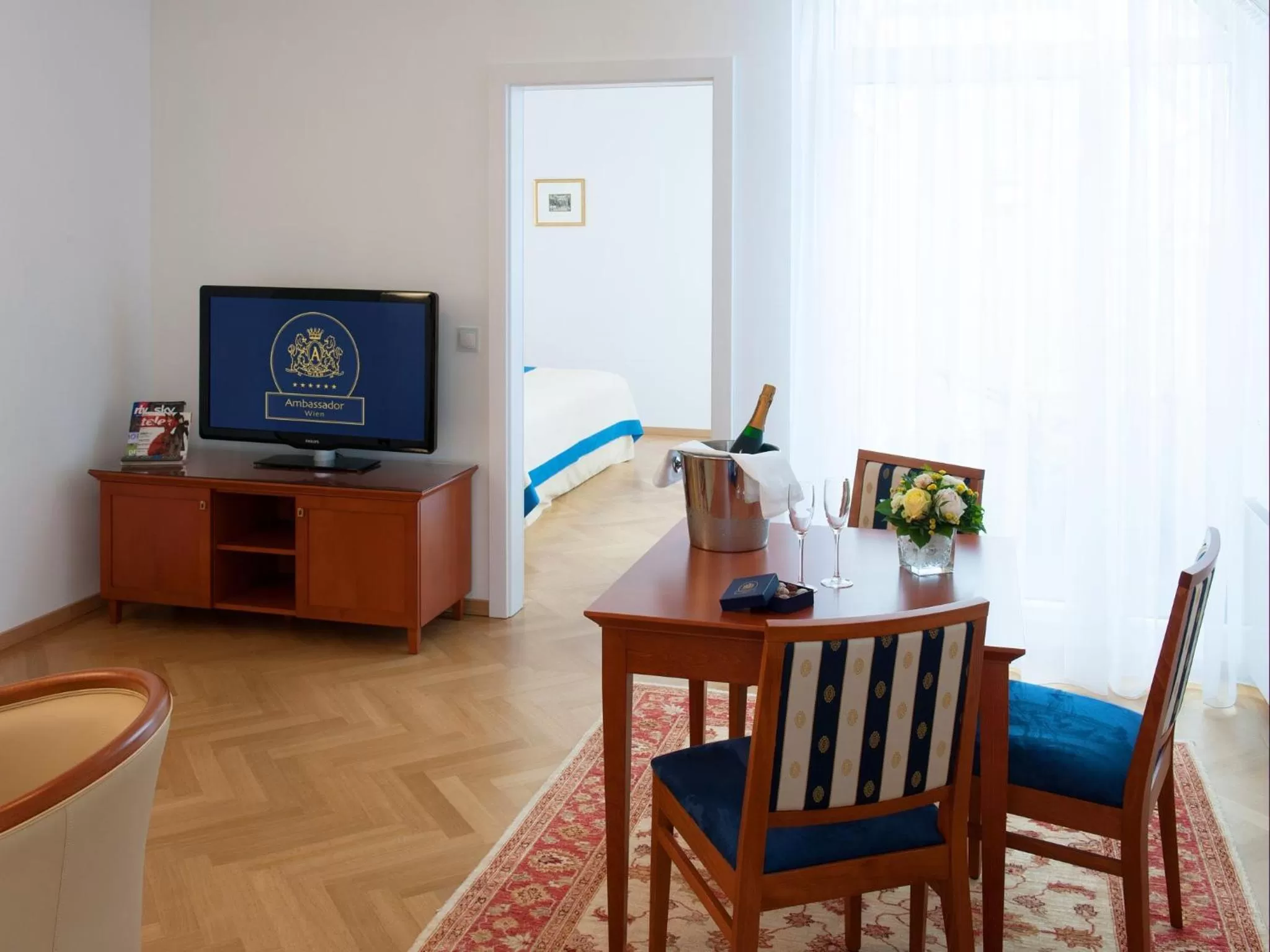 Photo of the whole room in Hotel Ambassador