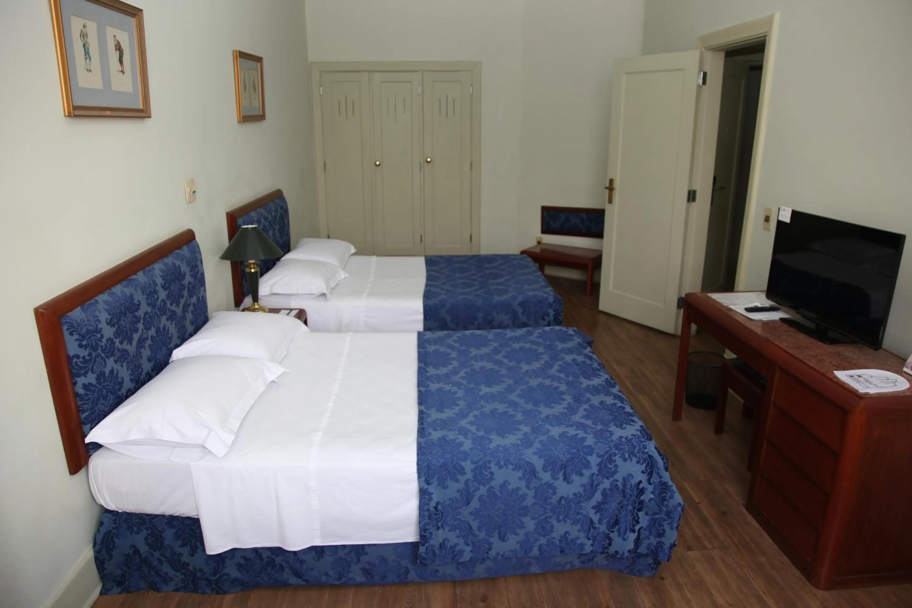 Bedroom, Bed in San Raphael Hotel