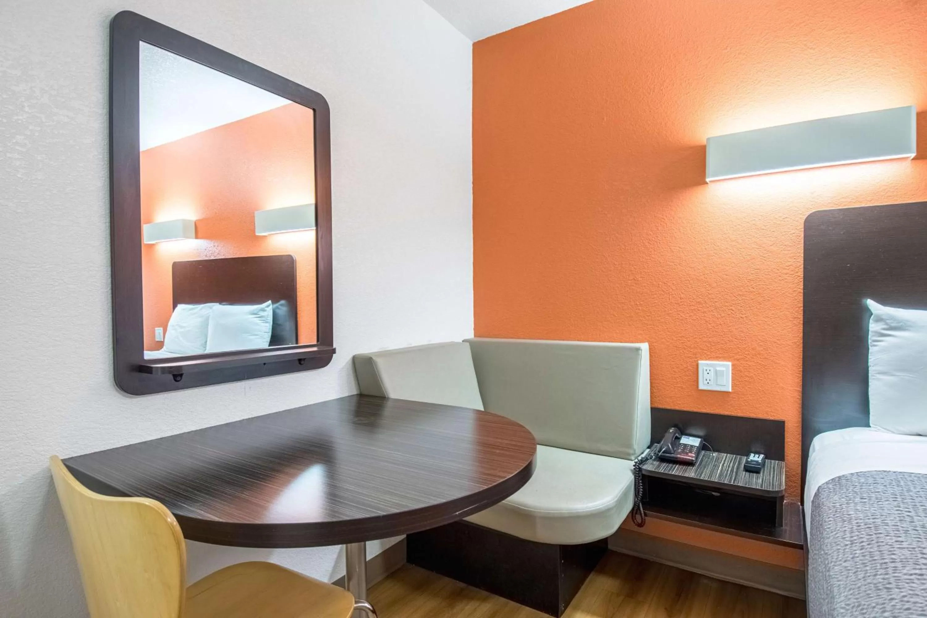 Photo of the whole room in Motel 6 Bakersfield