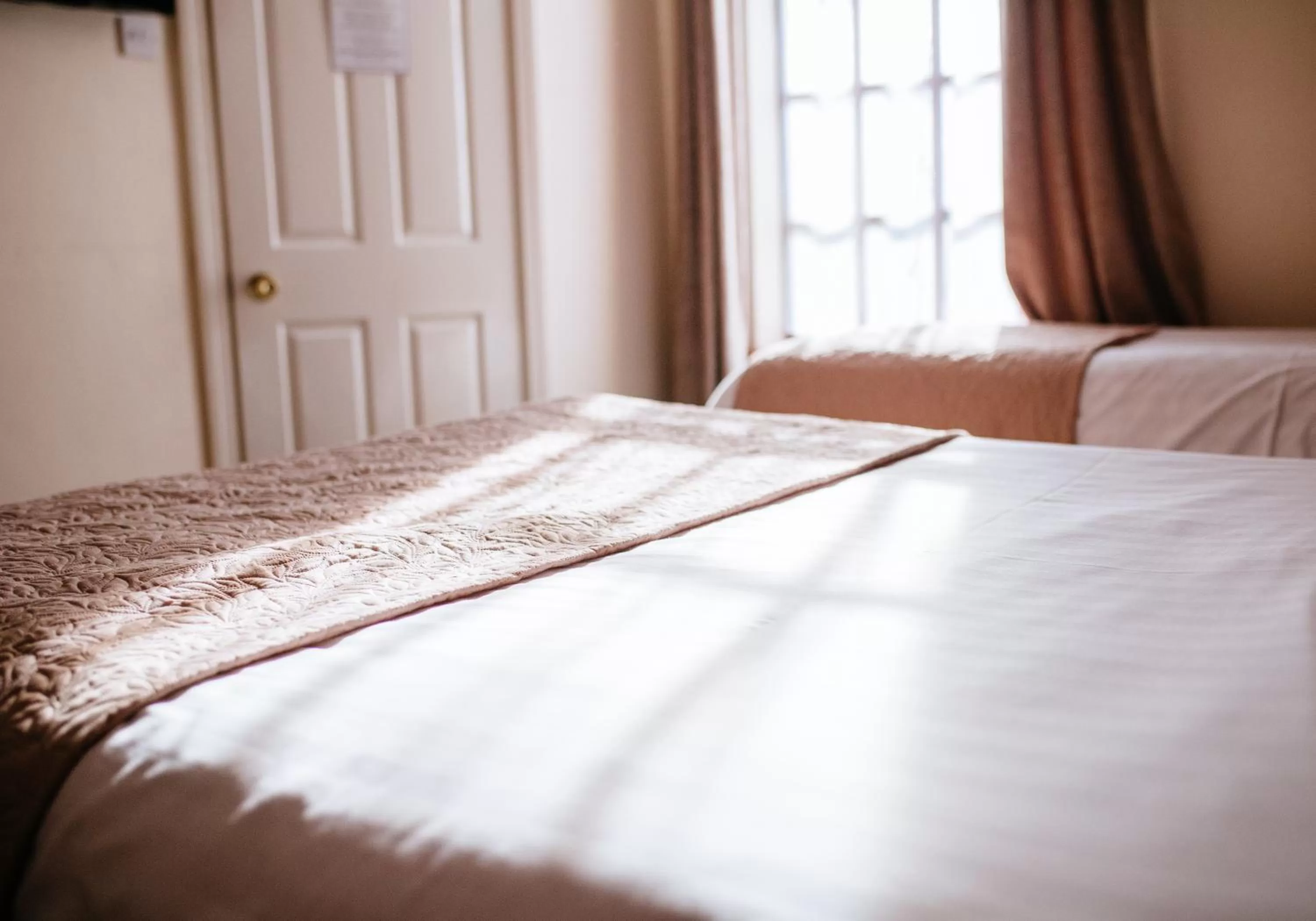 Bedroom, Bed in Pymgate Lodge Hotel Manchester Airport