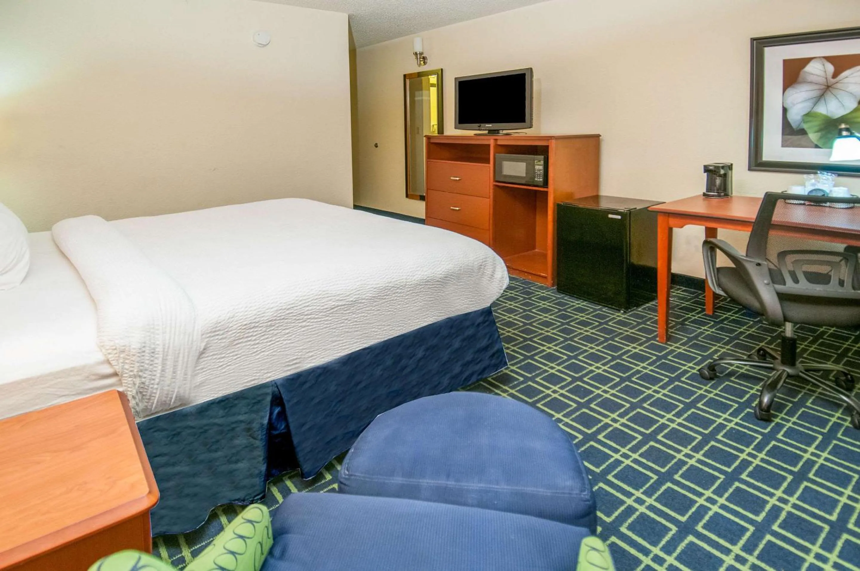 Photo of the whole room in Quality Inn & Suites