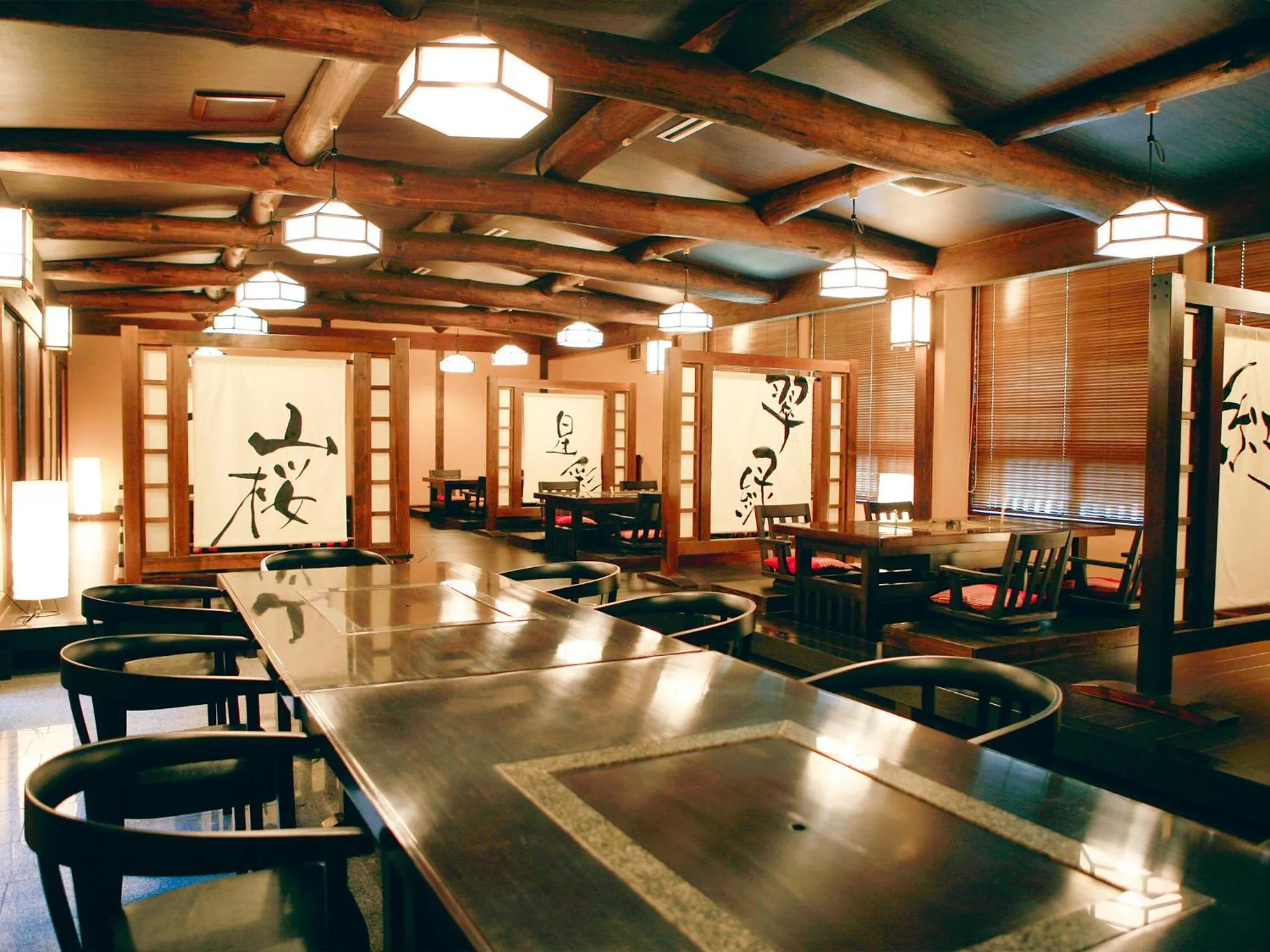 Restaurant/places to eat in Suikoen