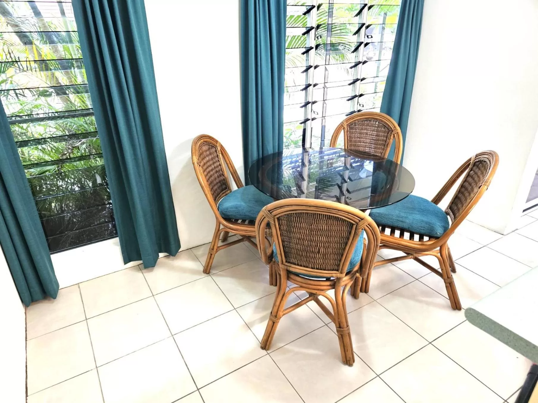 Dining area in Mango Tree Holiday Apartments