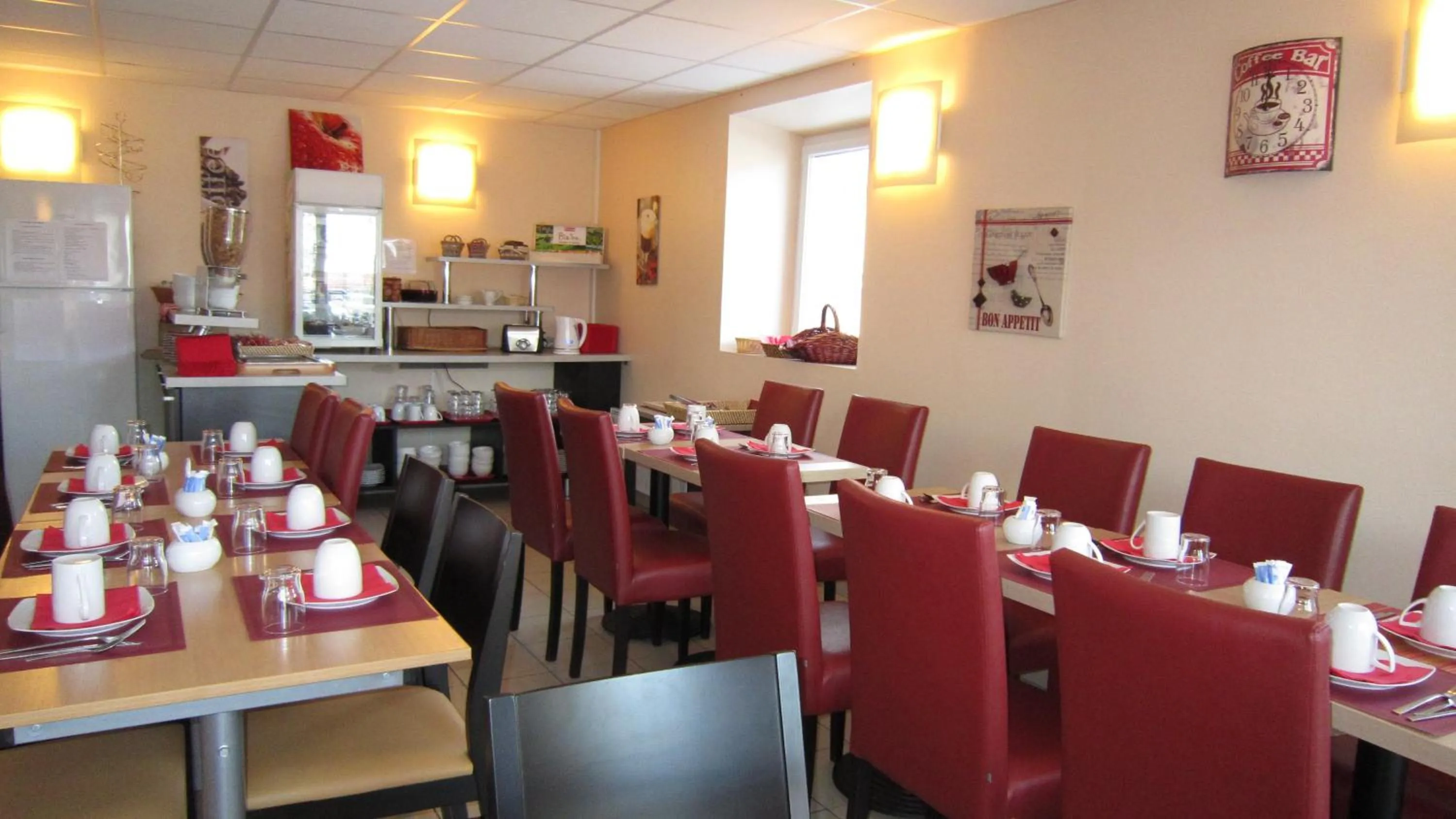 Restaurant/places to eat in Residhome Genève Prévessin Le Carré d'Or