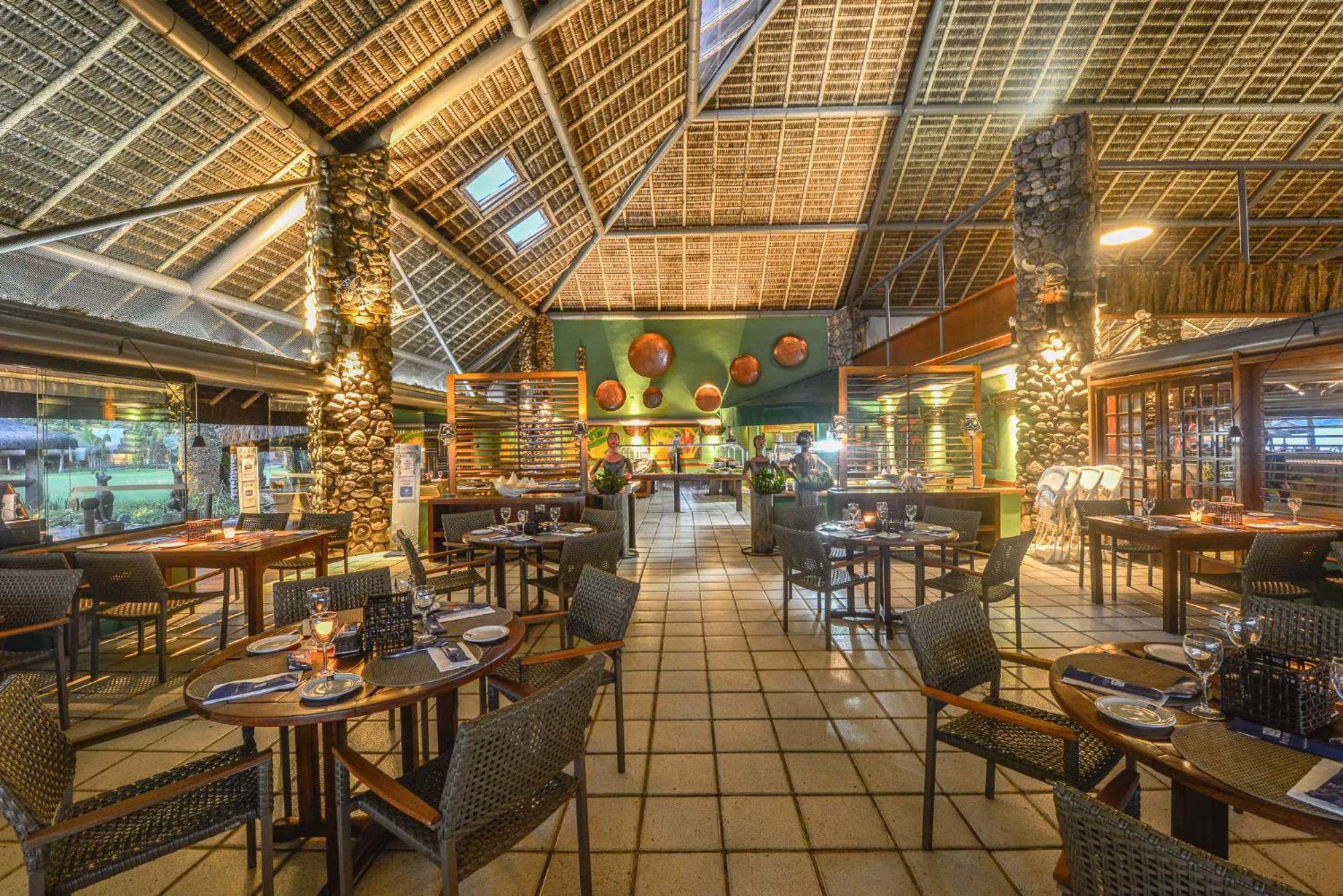 Restaurant/places to eat in Hotel Portobello Resort & Safari
