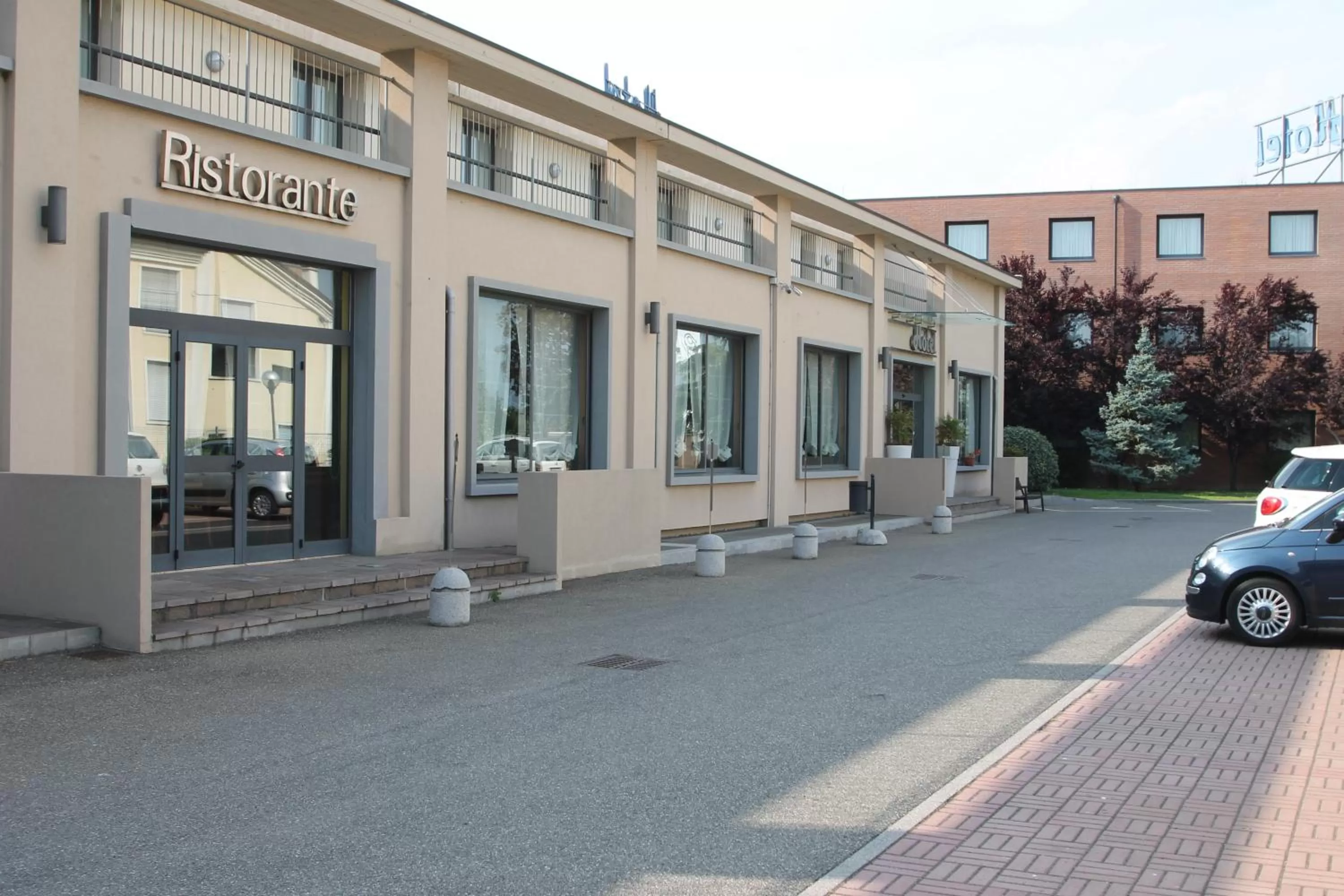 Facade/entrance in MH Hotel Piacenza Fiera