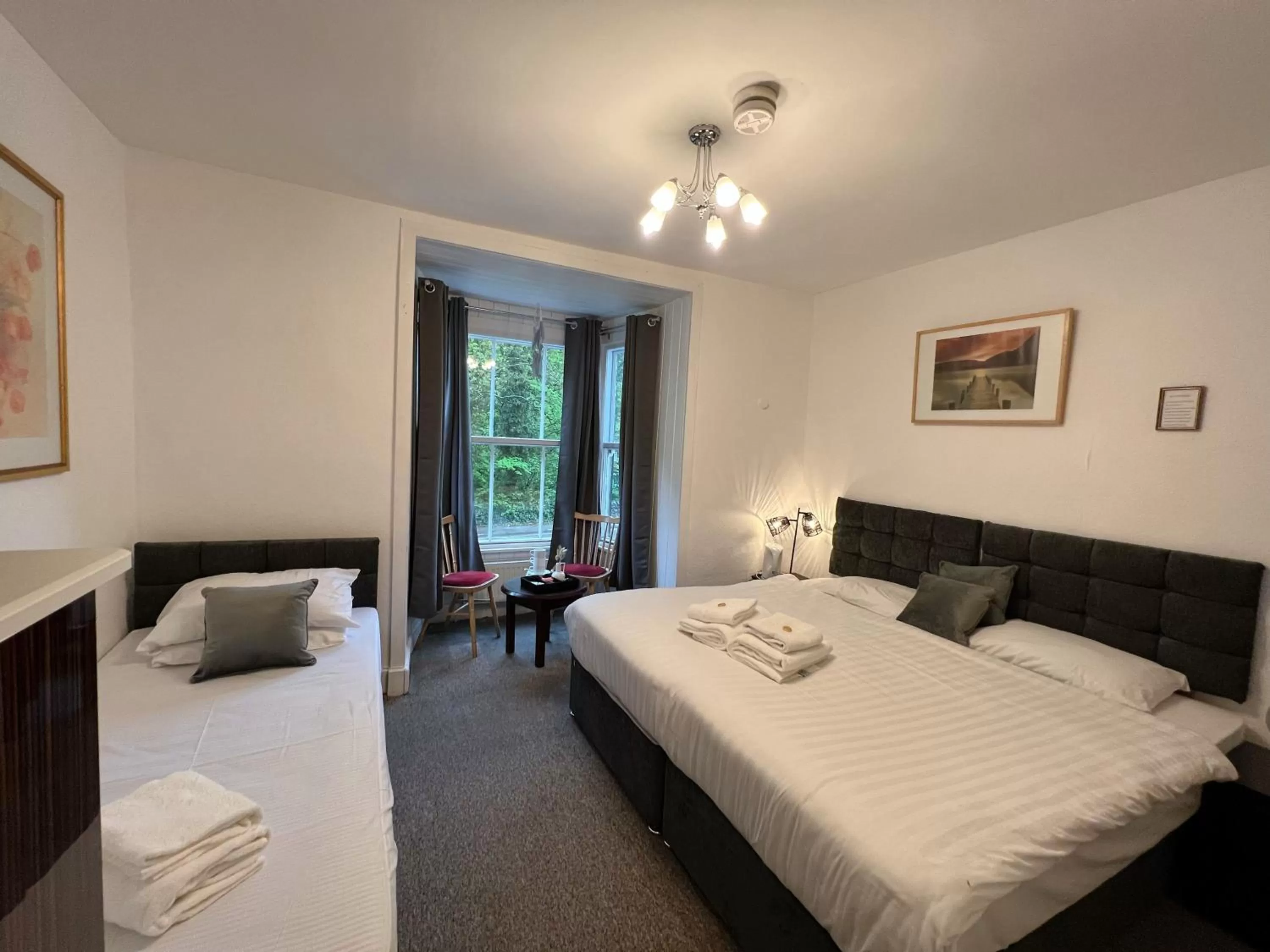 Bedroom, Bed in Stone Lodge