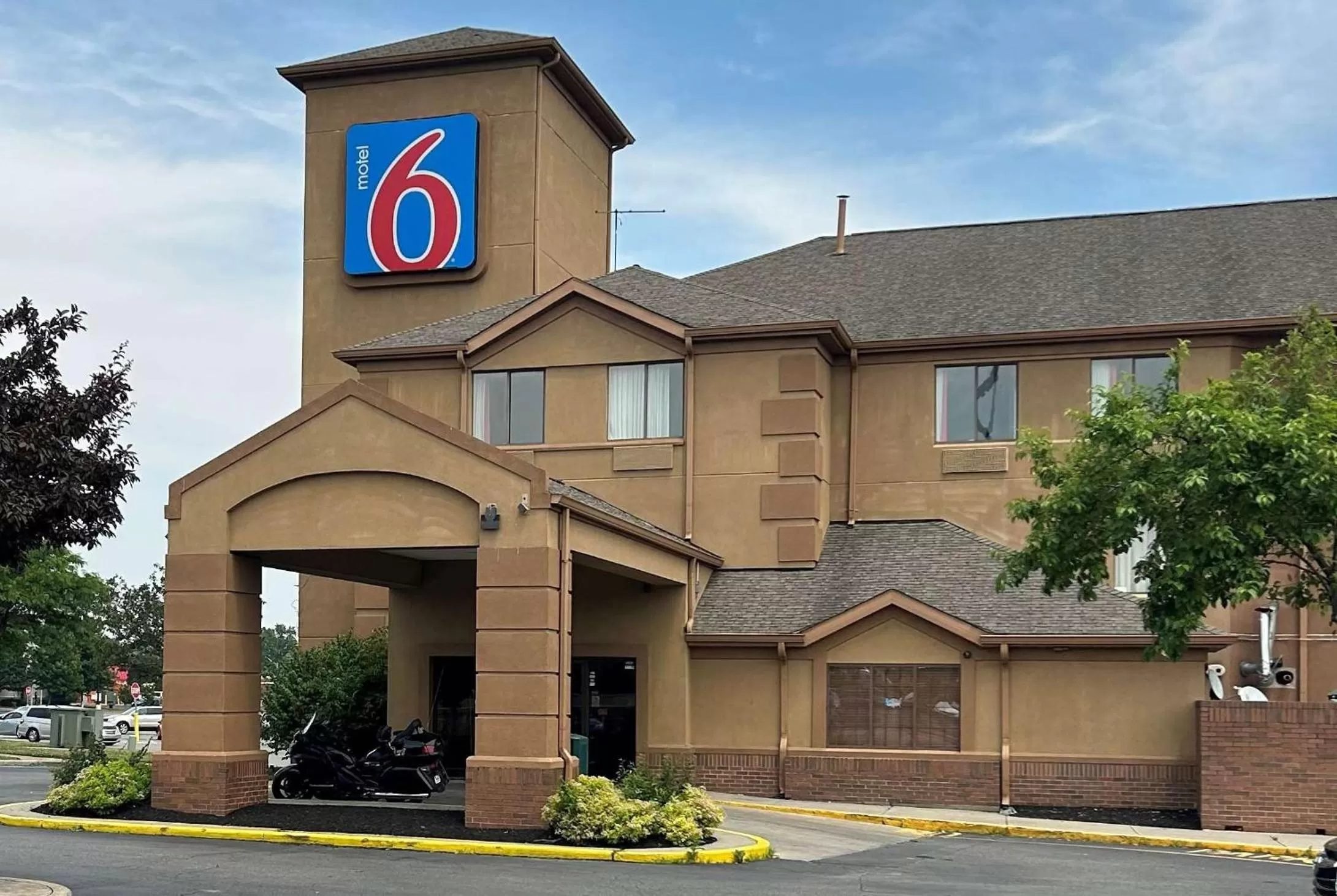 Property building in Motel 6-Indianapolis, IN - Airport