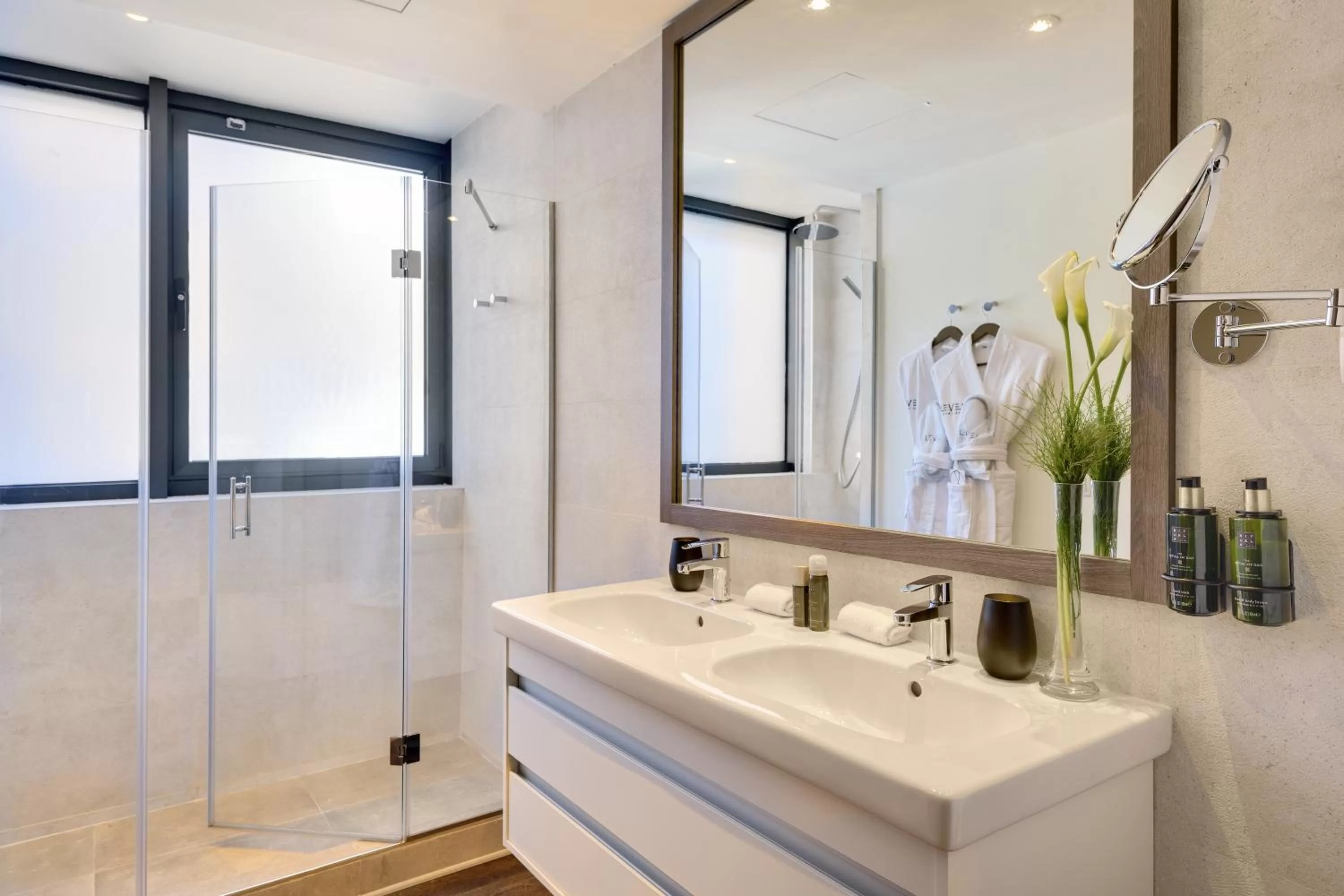 Bathroom in Melia Madrid Serrano