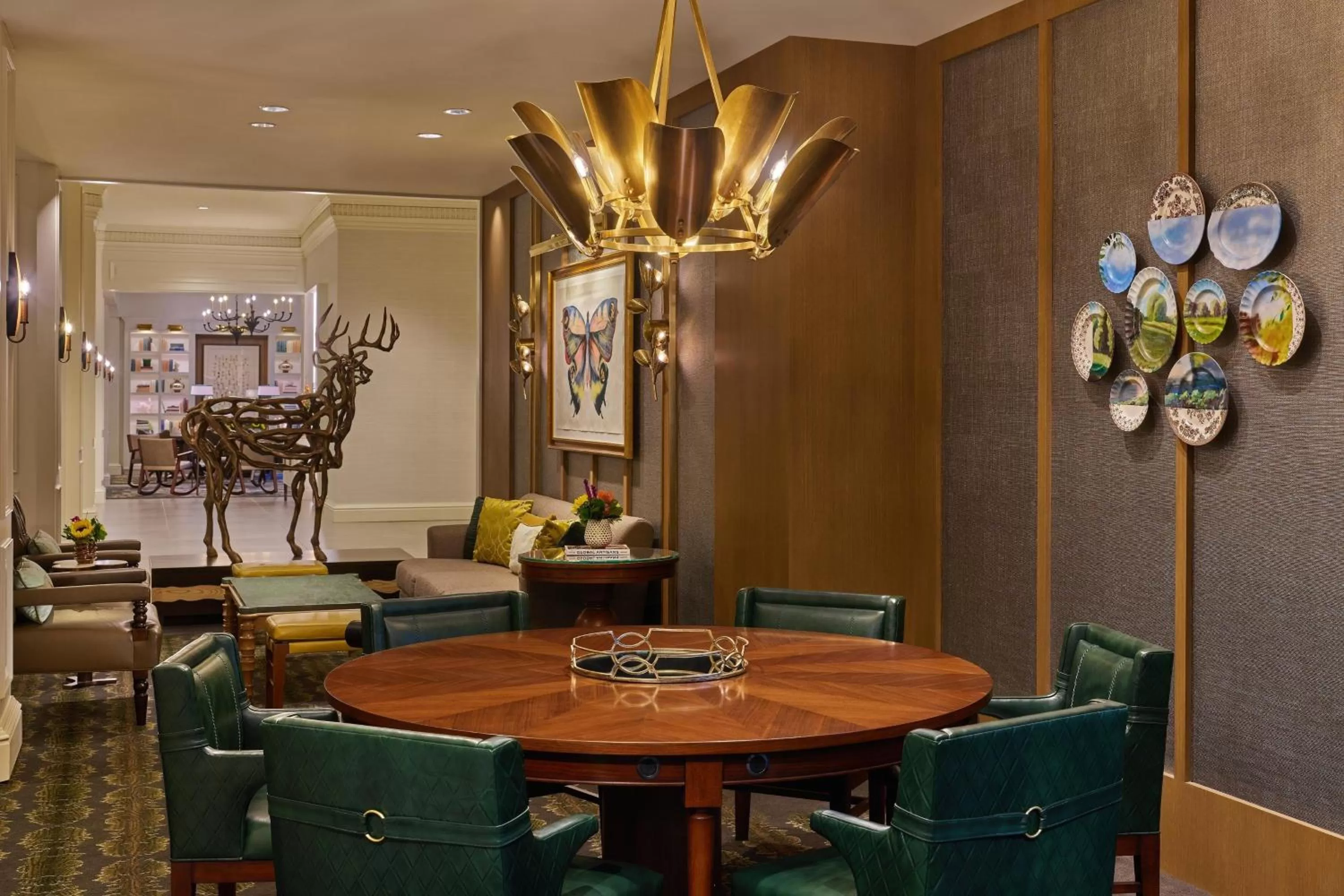 Lounge or bar in The Whitley, a Luxury Collection Hotel, Atlanta Buckhead