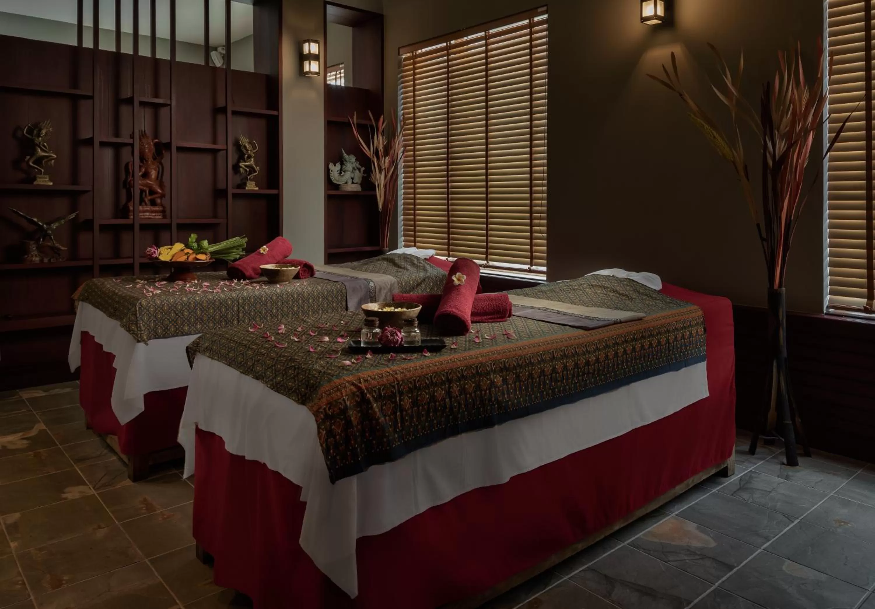 Massage, Bed in Duong Chan Hotel