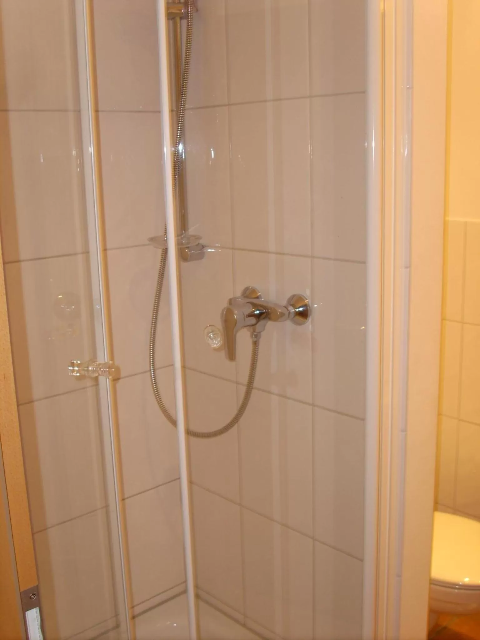 Shower in Hotel Erbenhof