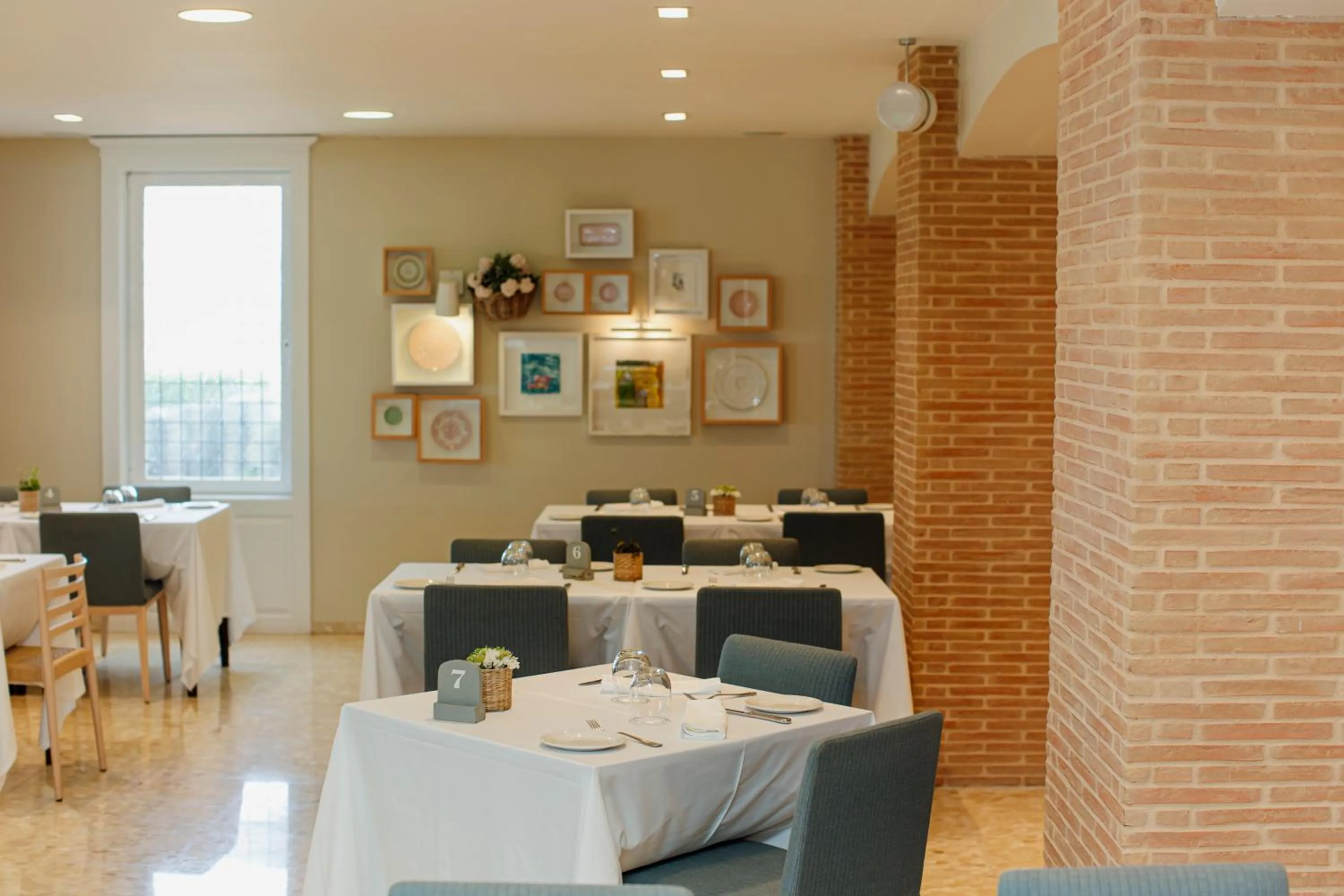 Restaurant/places to eat in Hotel Los Ángeles Denia