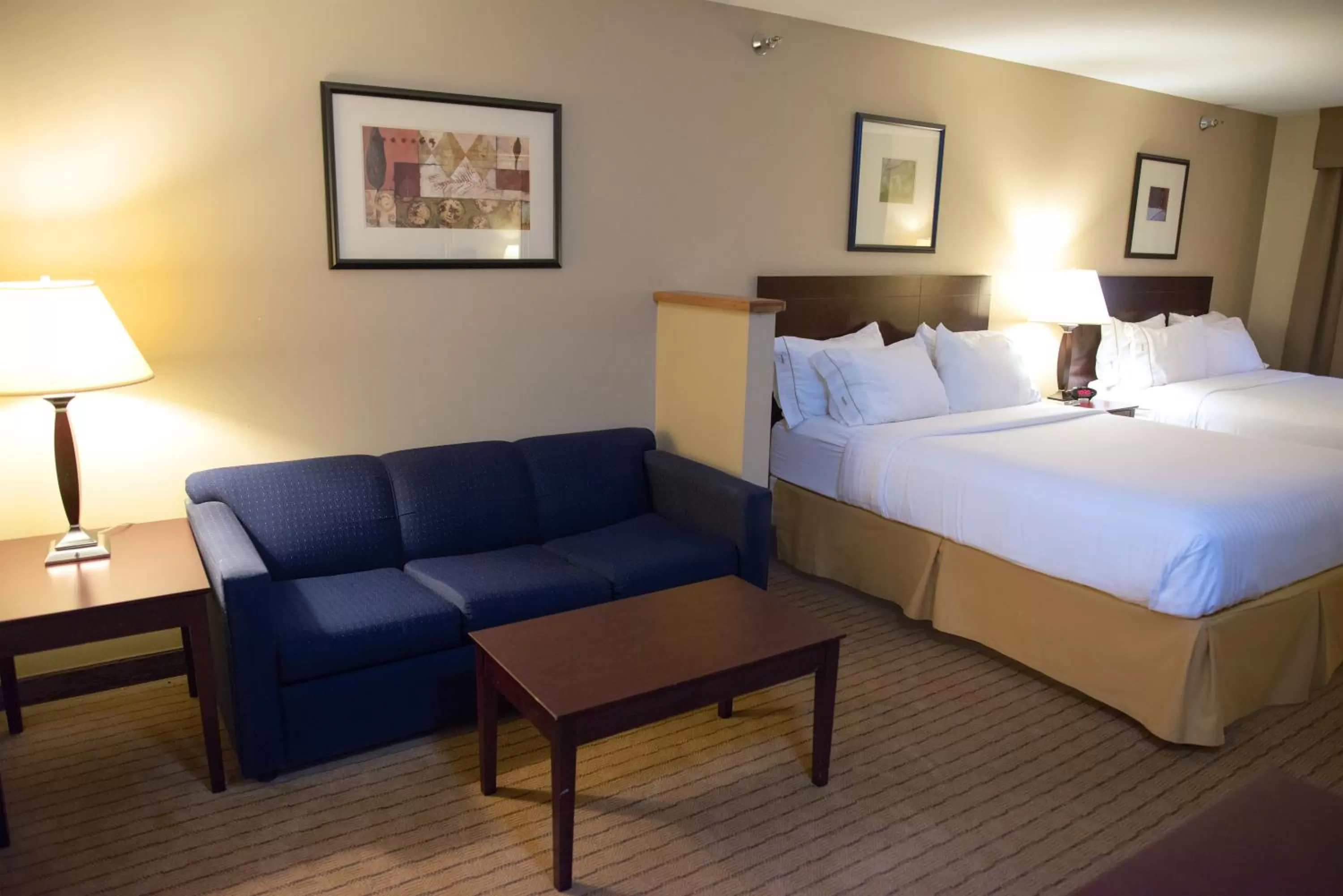 Photo of the whole room, Bed in Holiday Inn Express Devils Lake by IHG