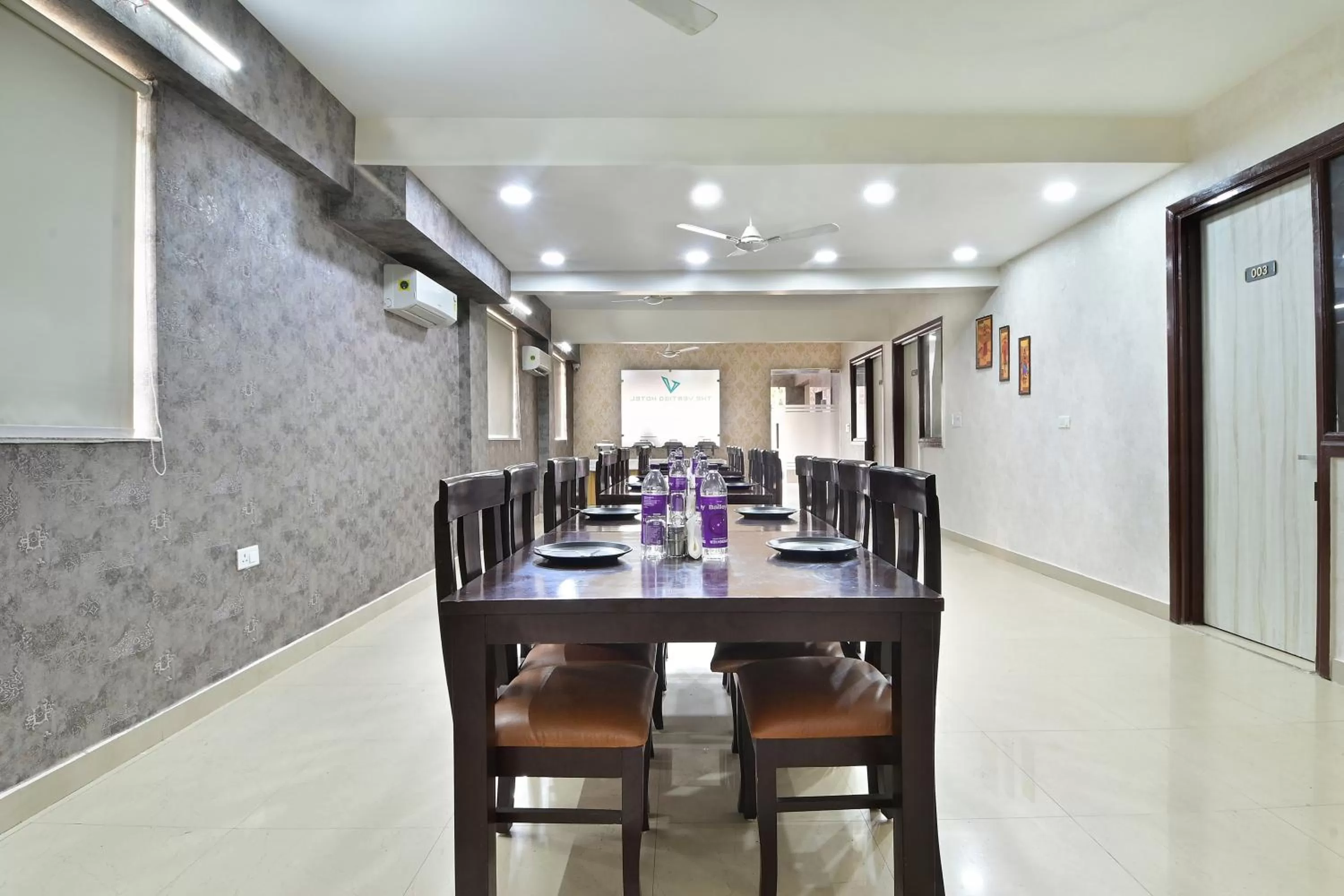 Restaurant/places to eat in The Vertigo