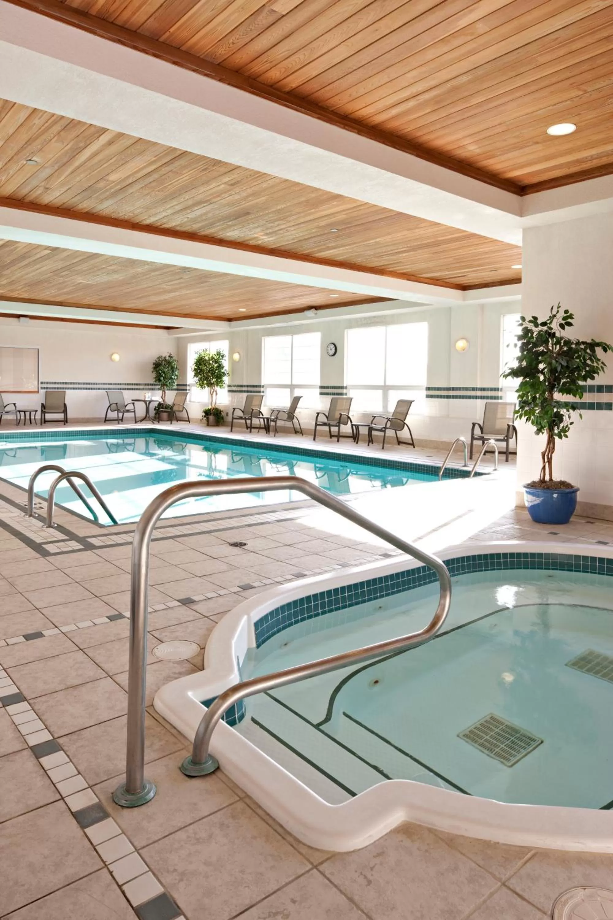Spa and wellness centre/facilities in Country Inn & Suites by Radisson, Calgary-Northeast