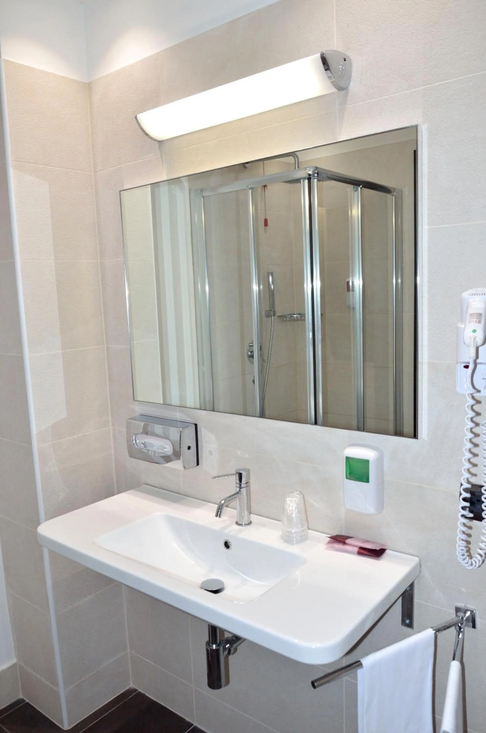 Bathroom in Hotel Testani Frosinone