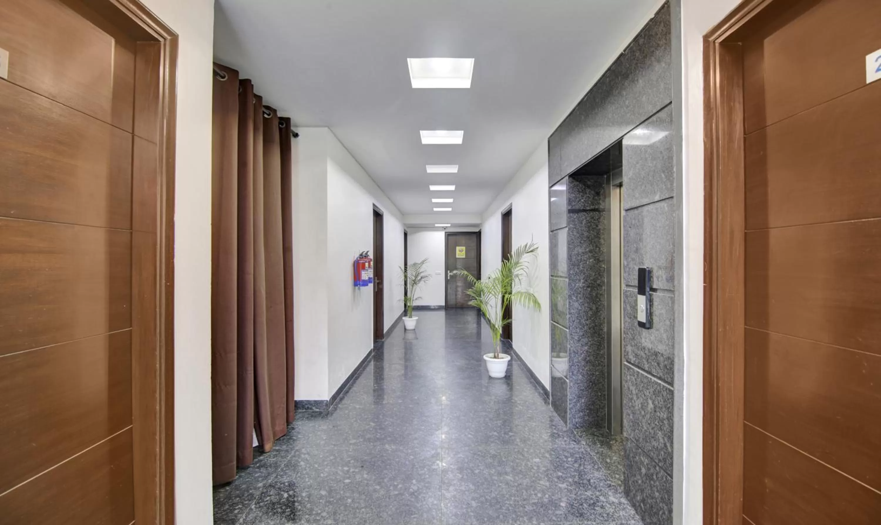 elevator in Treebo Trend Apple Pie