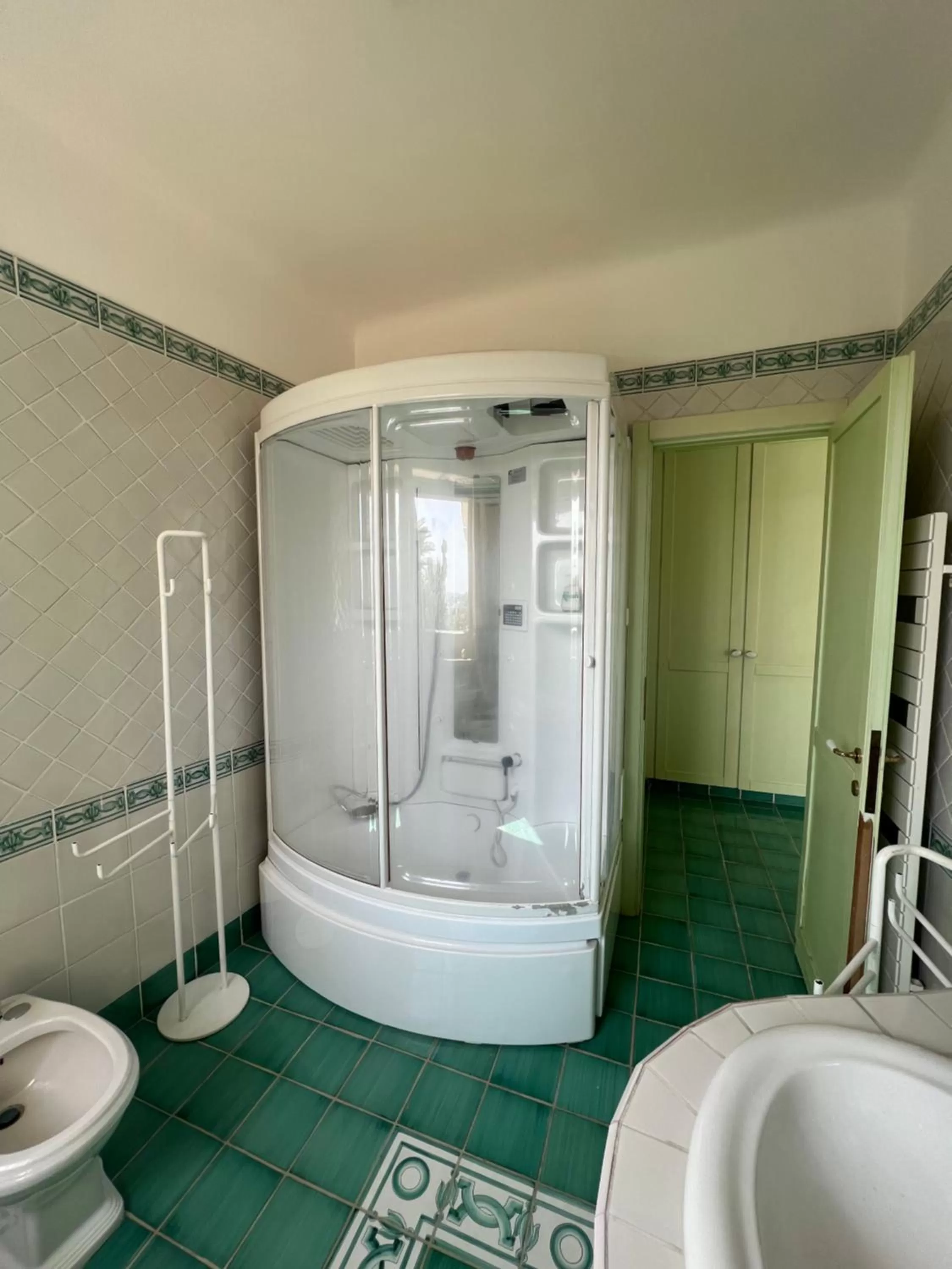 Bath, Bathroom in Blu Panorama