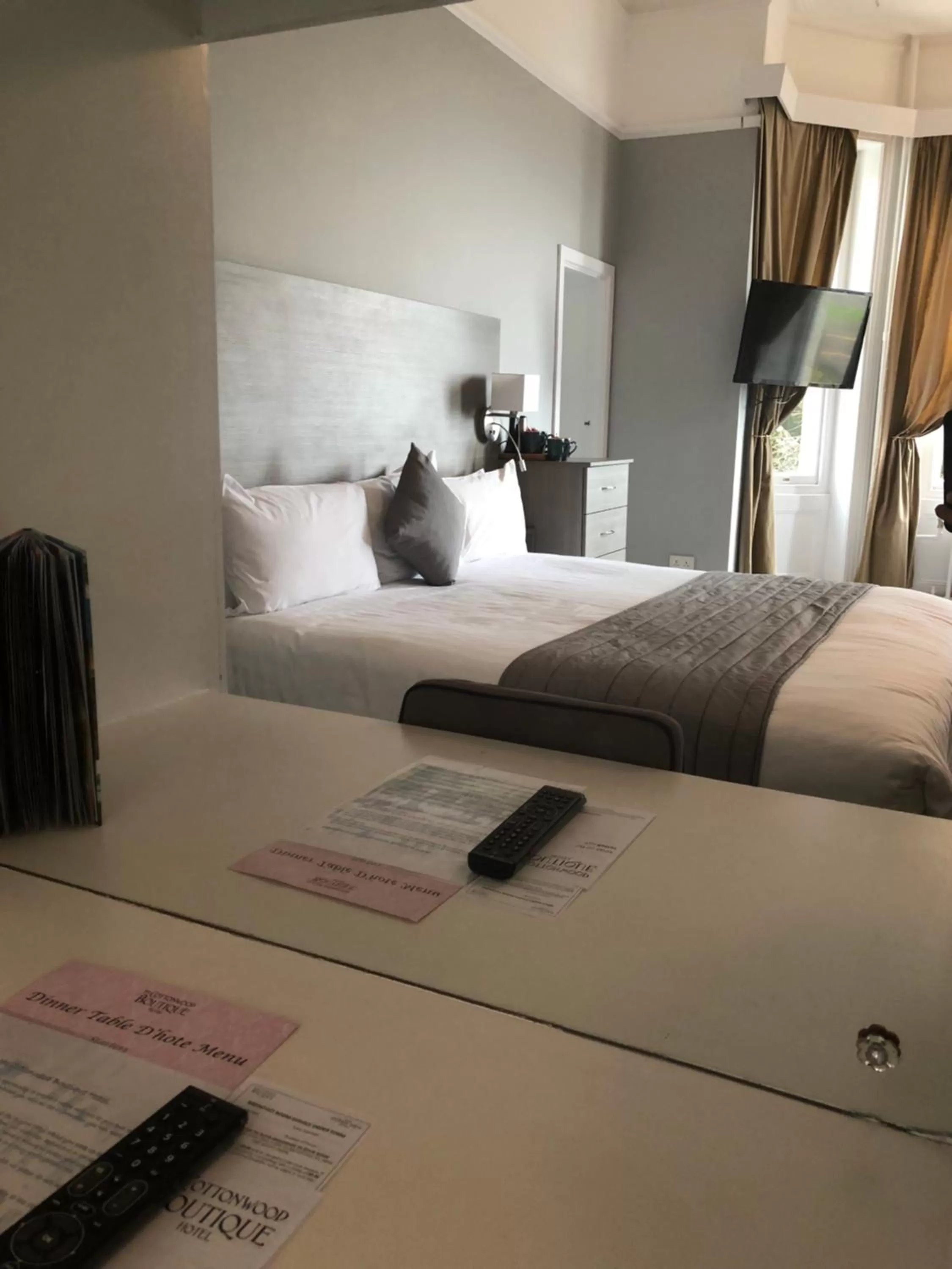 Bedroom, Bed in Cottonwood Boutique