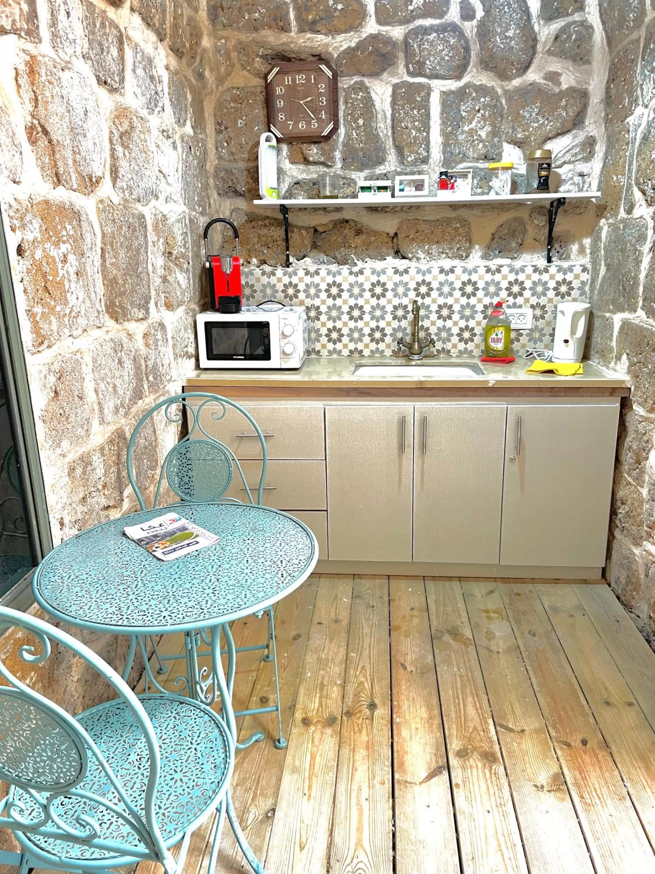 Kitchen or kitchenette, Kitchen/Kitchenette in Hebi house