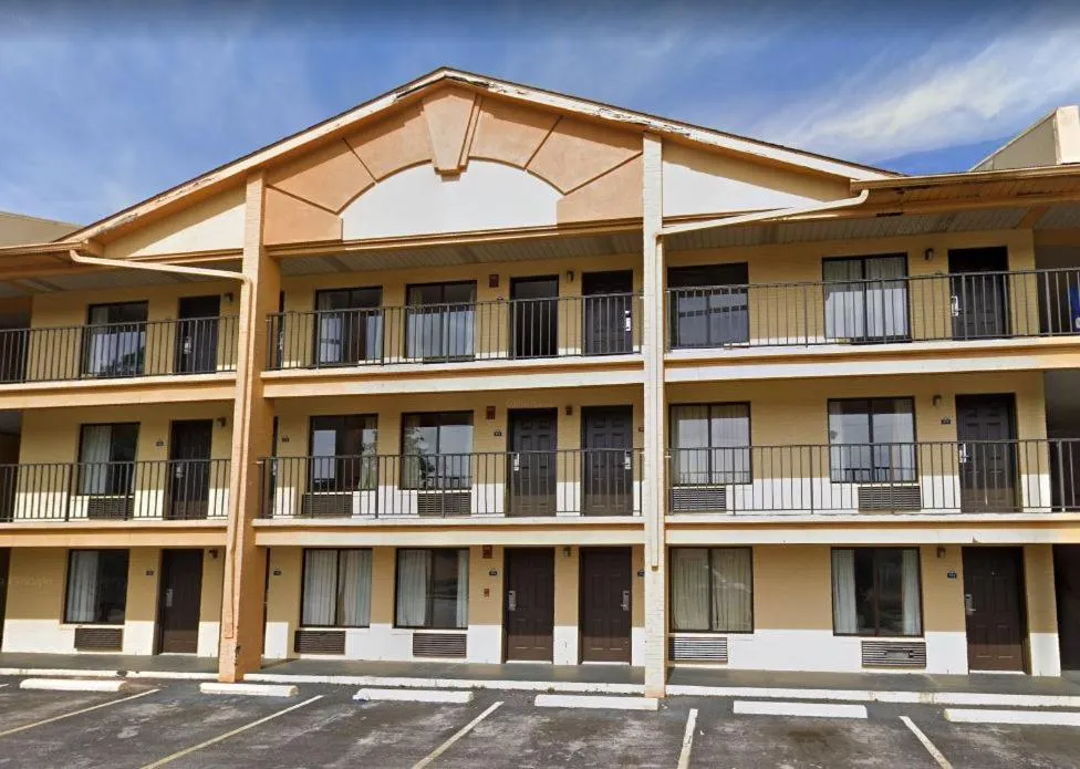 Property Building in Travelodge by Wyndham Mobile AL