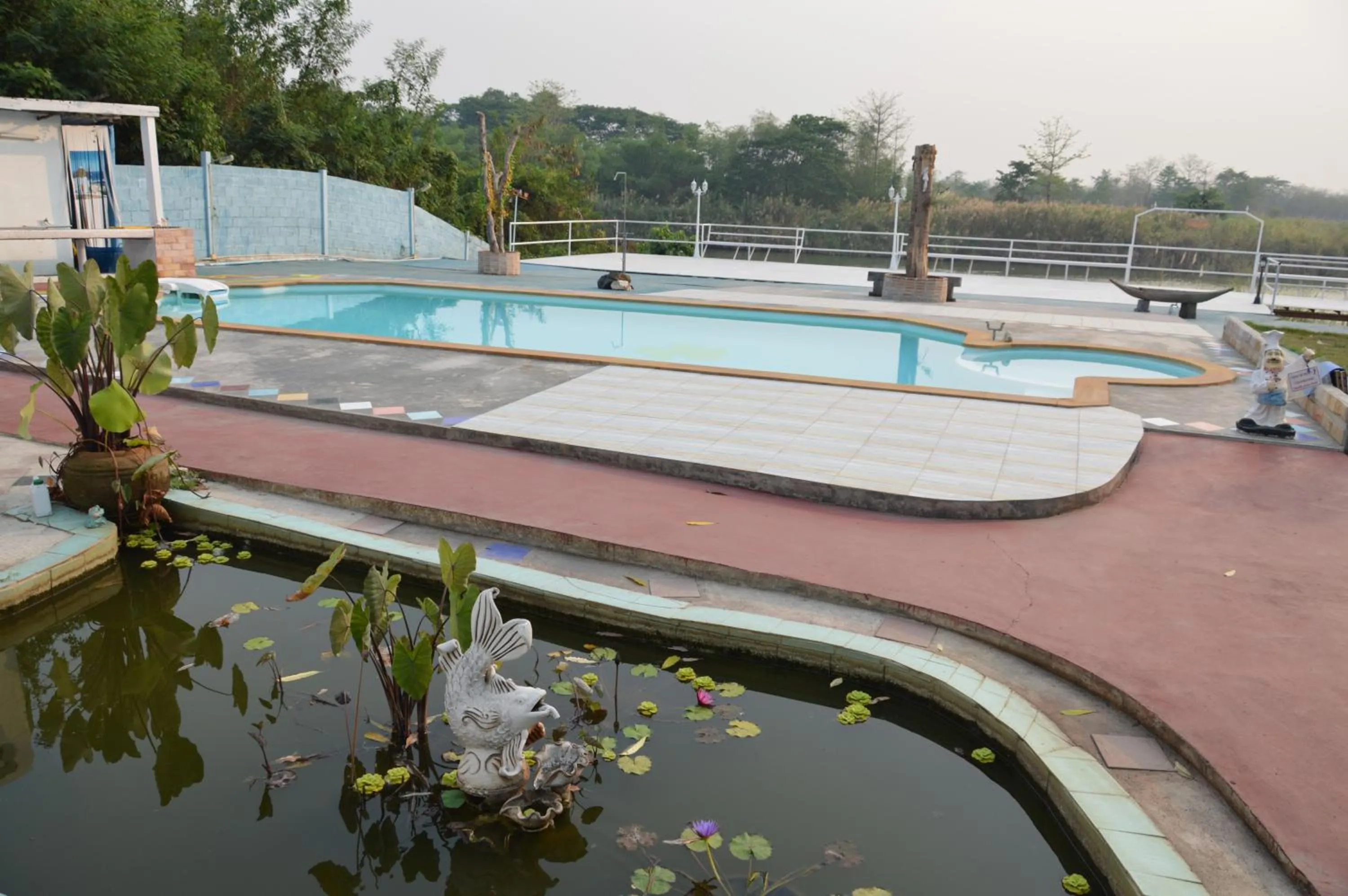 Swimming pool in Scenic Riverside Resort