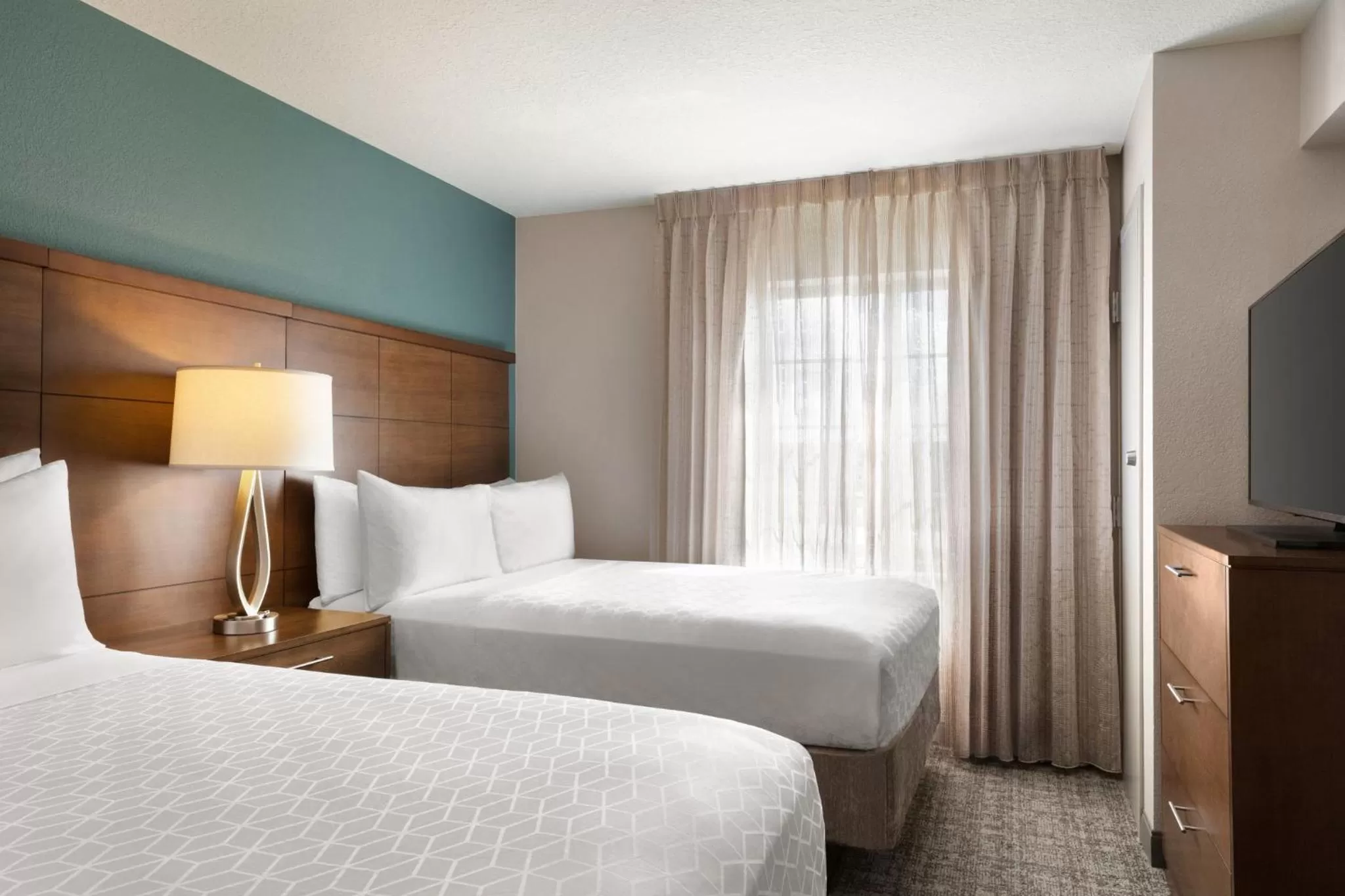 Photo of the whole room, Bed in Staybridge Suites Fort Wayne by IHG