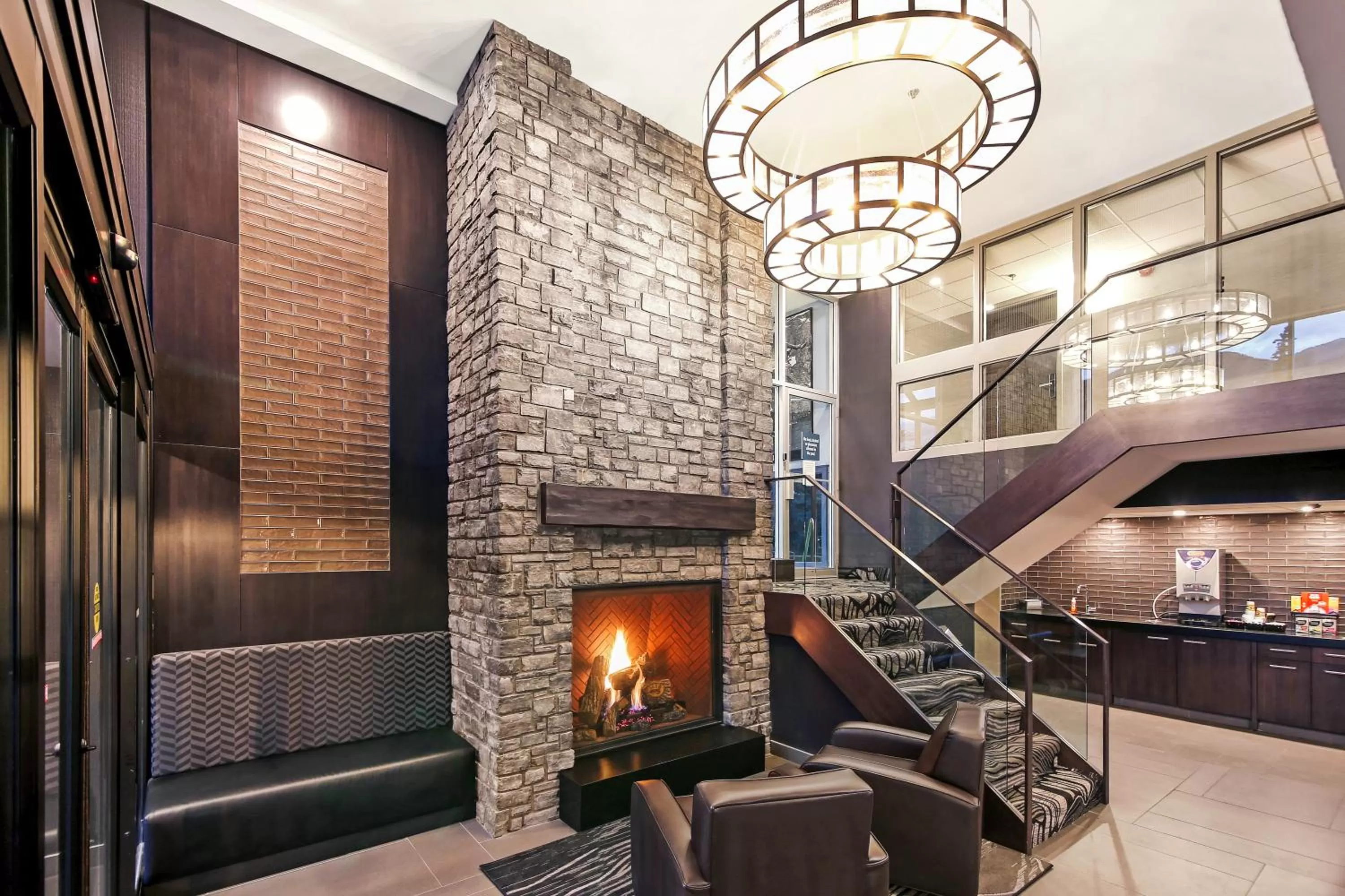Lobby or reception in Best Western Plus Banff International Lodge