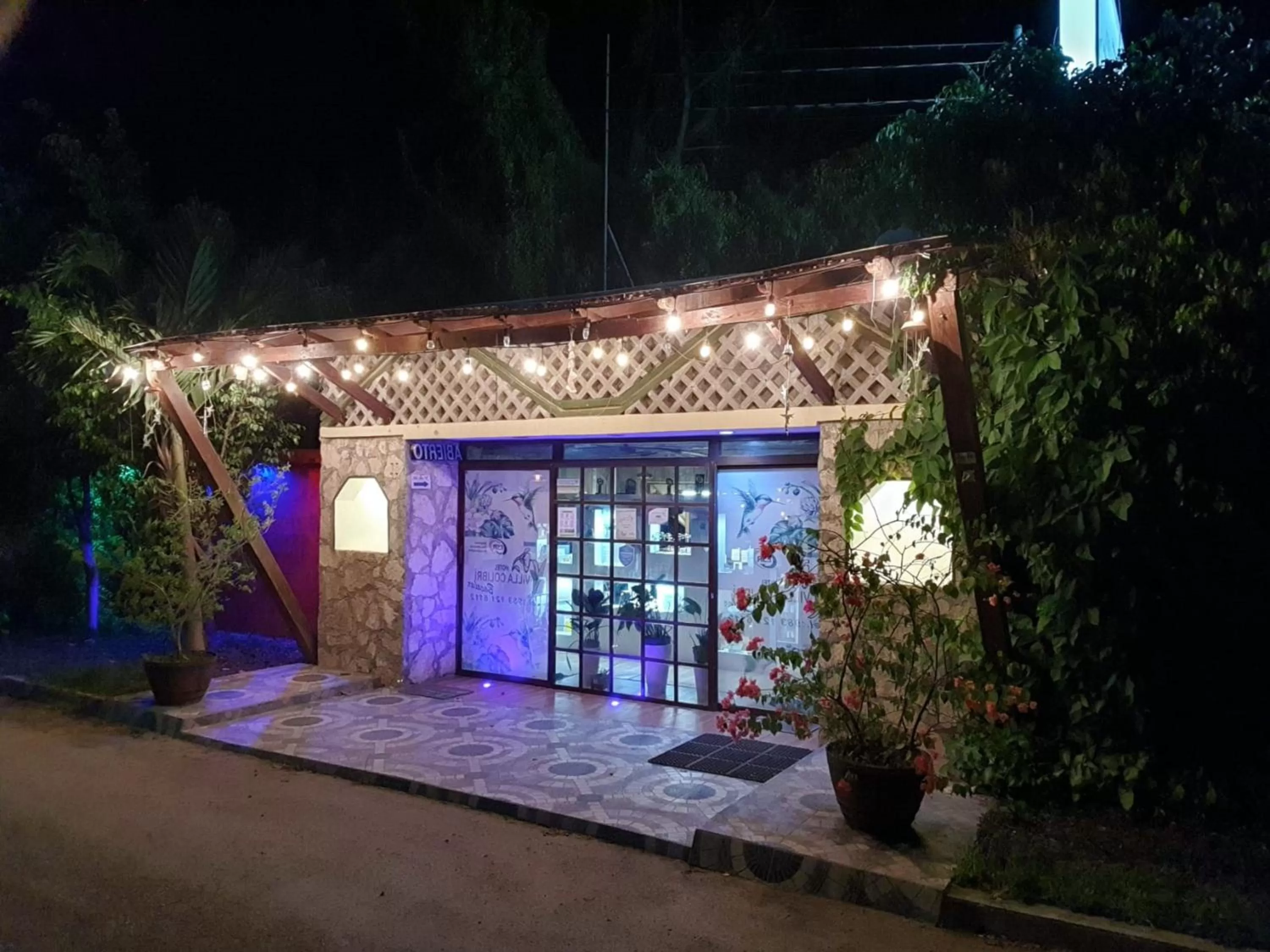 Property Building in Cabañas Colibrí