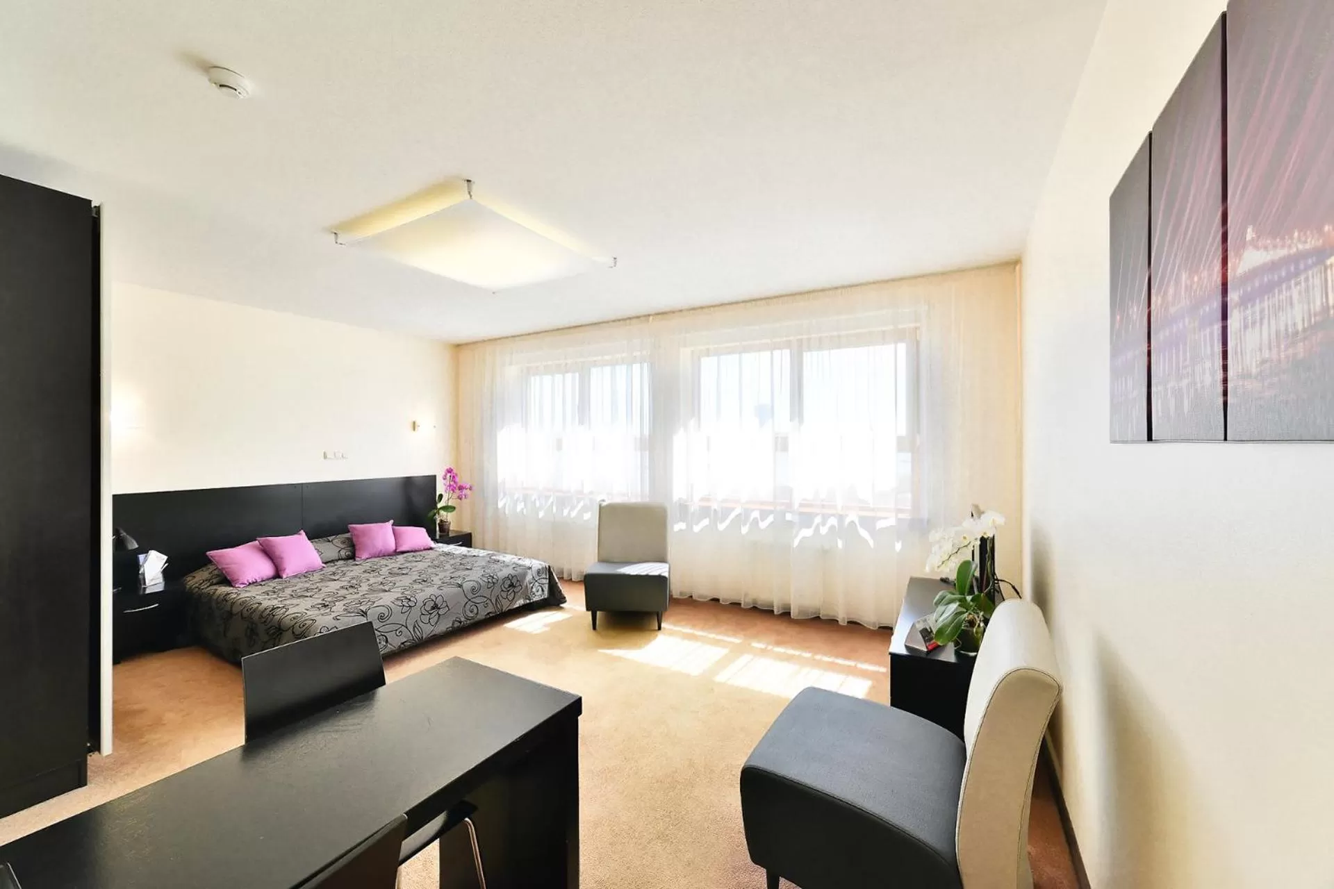 Photo of the whole room in Superior Hotel Vantis Riverside