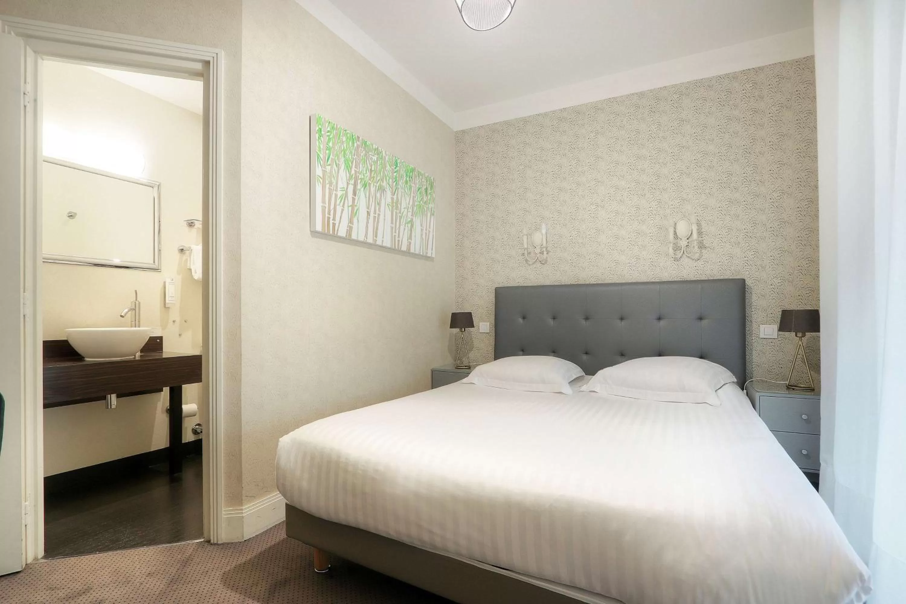 Bedroom, Bed in Best Western Hôtel Brittany La Baule Centre & Plages