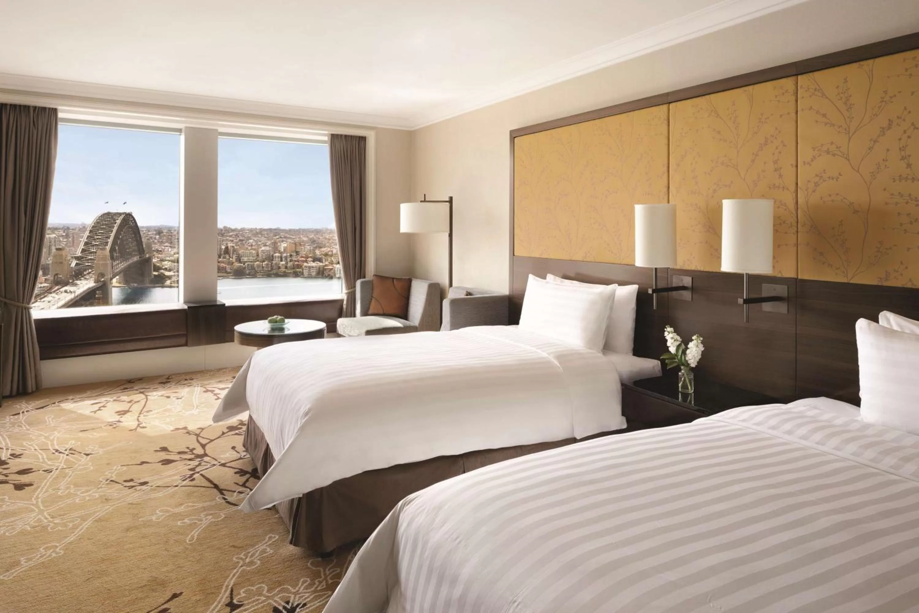 Shower, Bed in Shangri-La Sydney