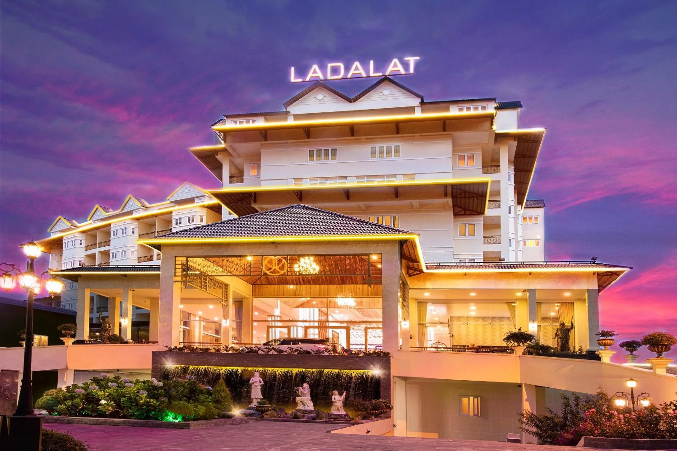 Property building in Ladalat Hotel