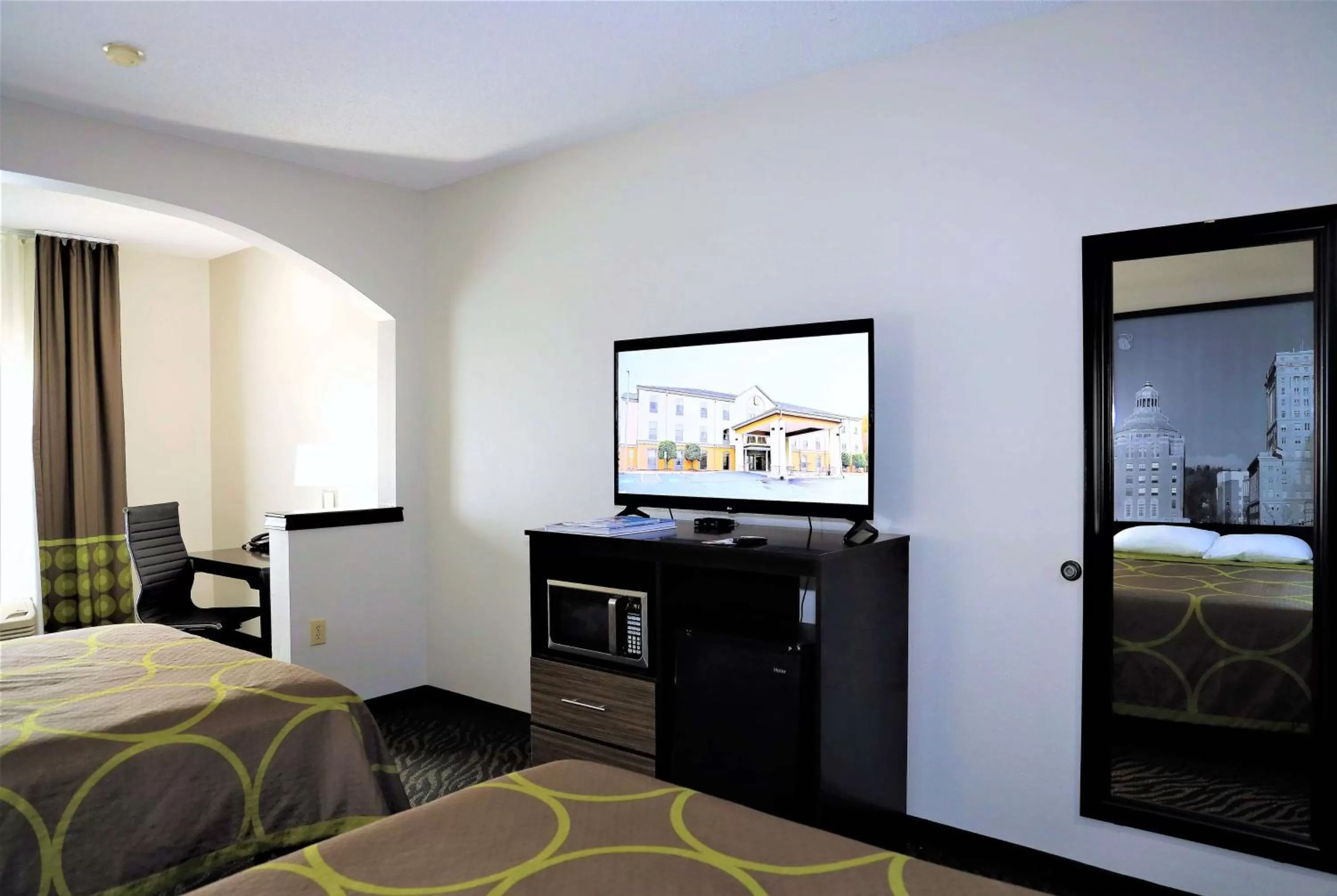 Photo of the whole room, Bed in Super 8 by Wyndham High Point/Greensboro