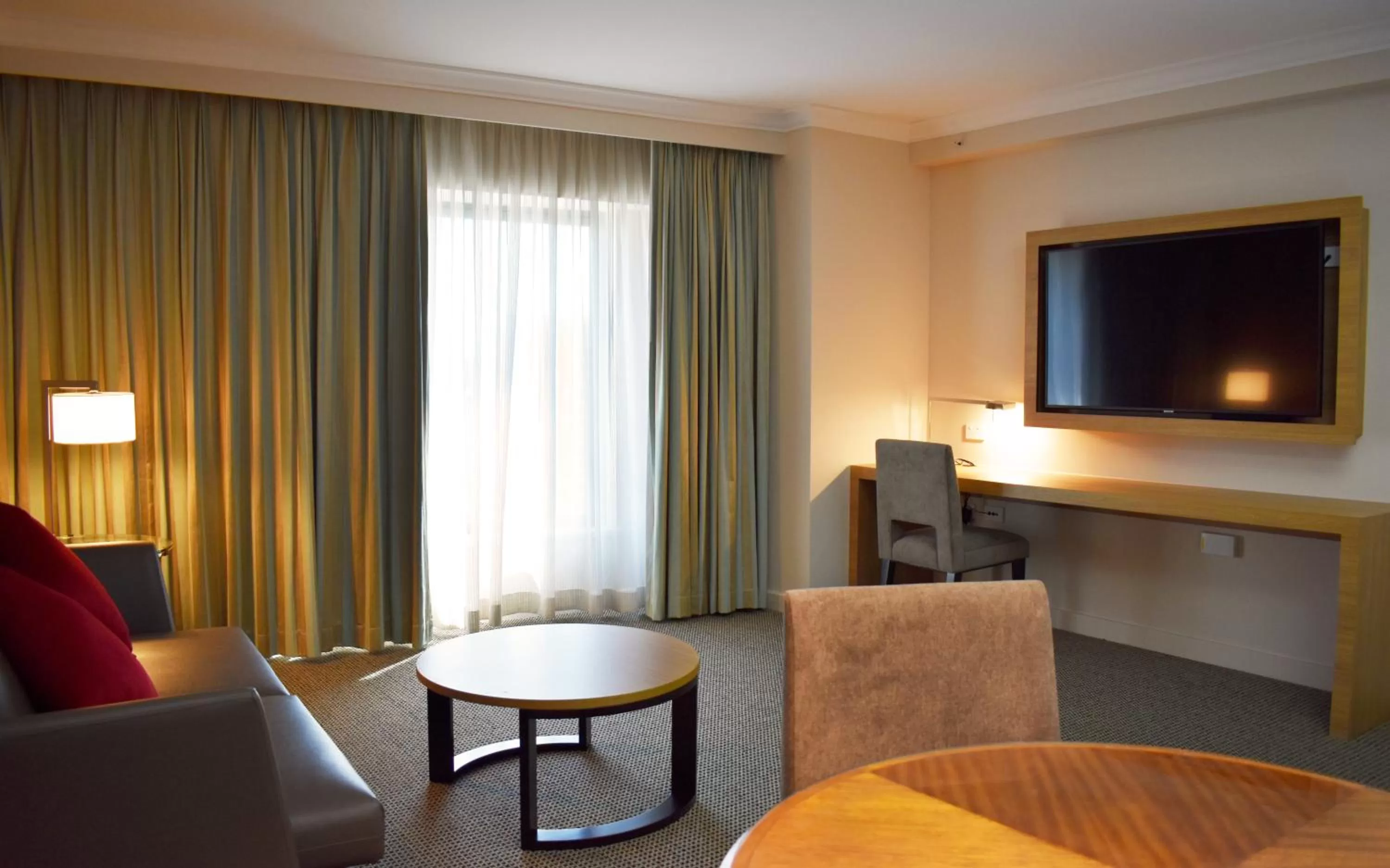Living room in Stamford Plaza Sydney Airport Hotel & Conference Centre