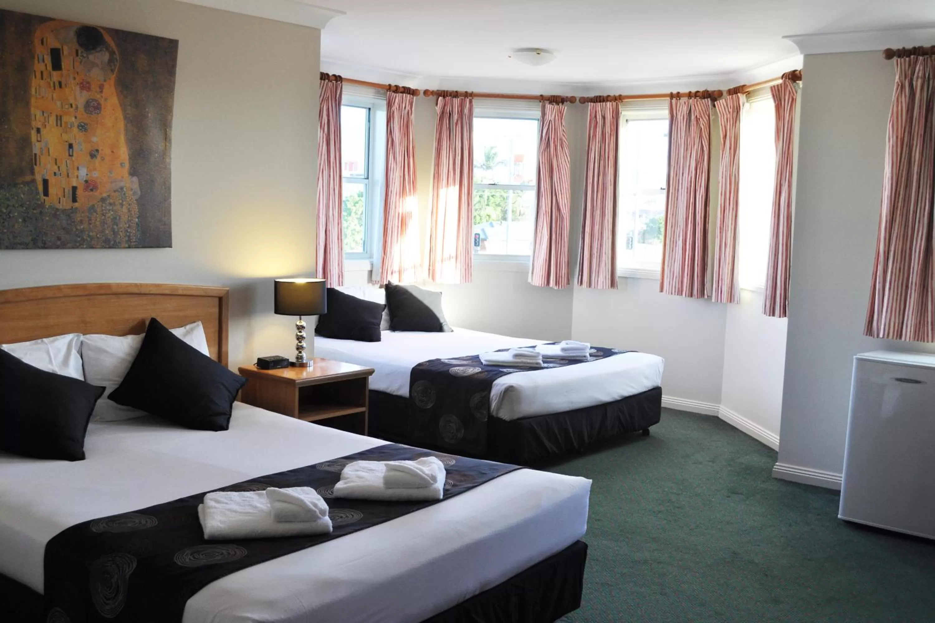 Photo of the whole room, Bed in Meadowbrook Hotel Brisbane