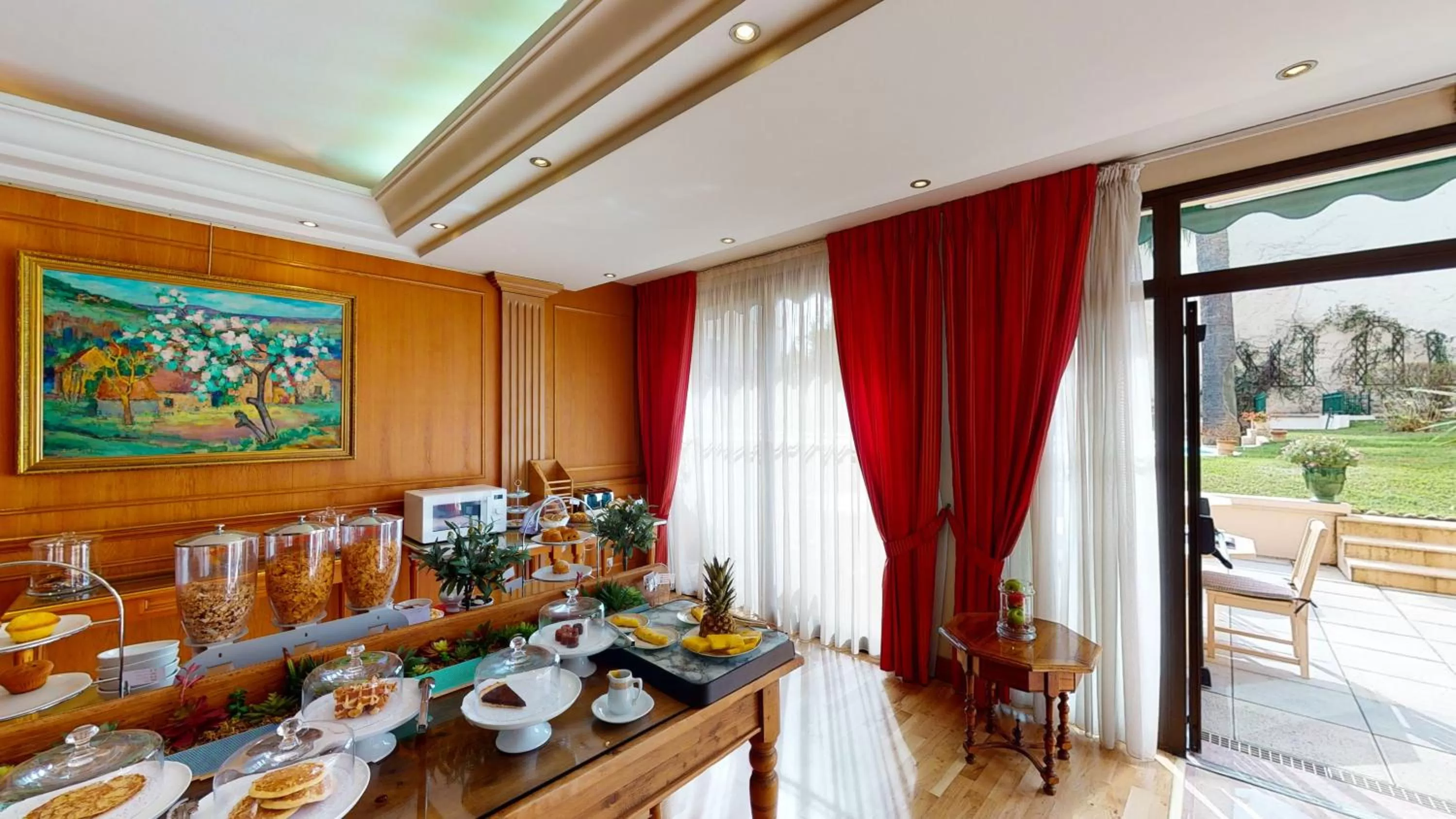 Restaurant/places to eat in Sun Riviera Hotel