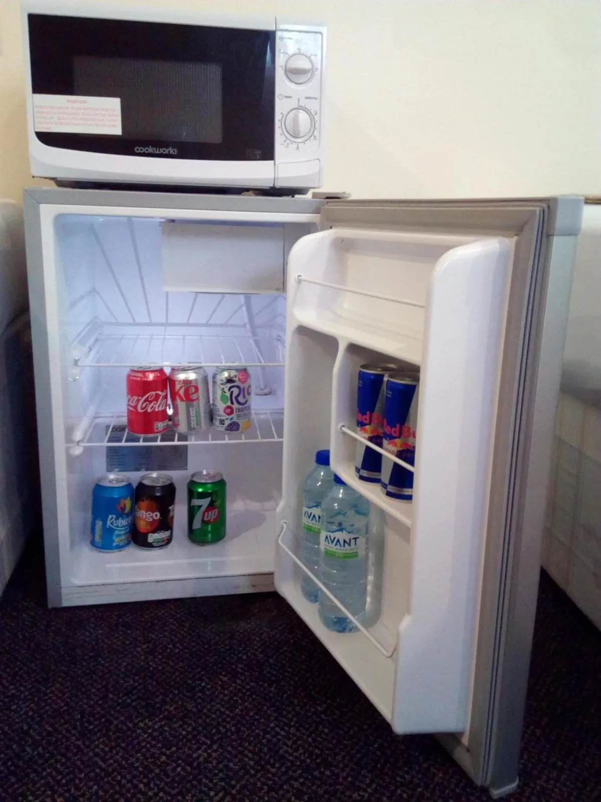 Bedroom in Britannia Inn Hotel