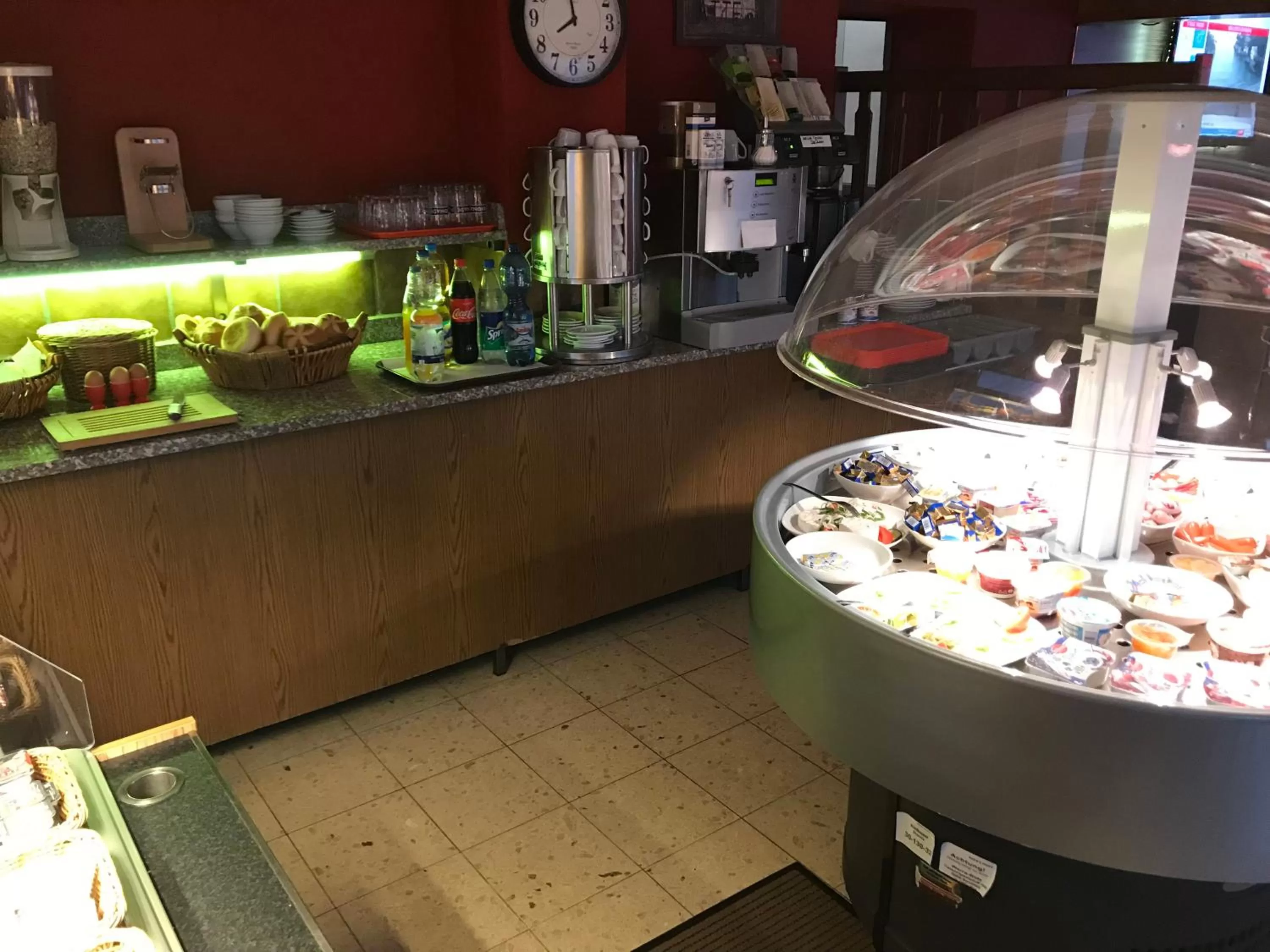 Food and drinks in Hotel Rhein INN