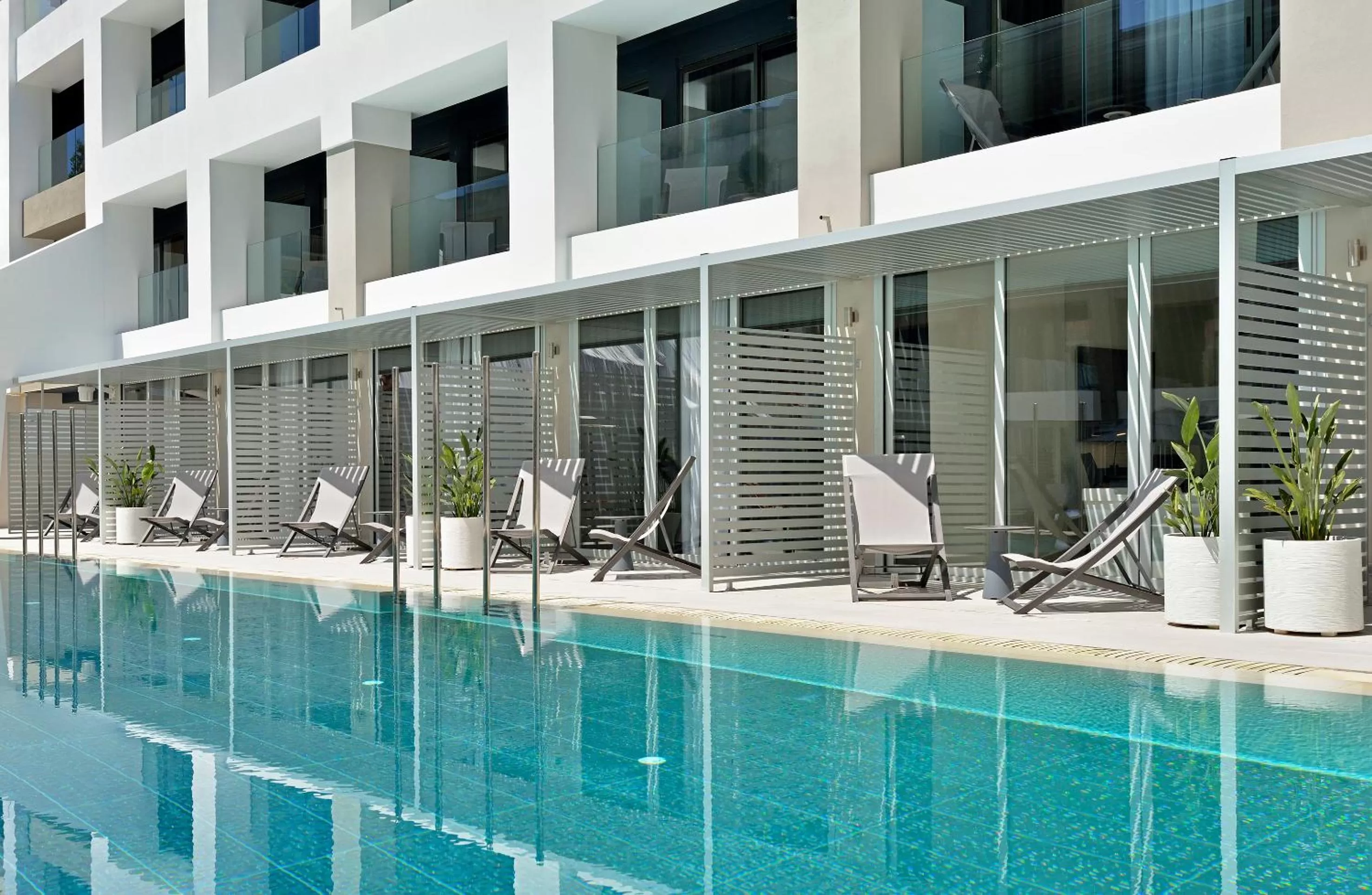 Swimming pool in INNSiDE by Meliá Palma Bosque