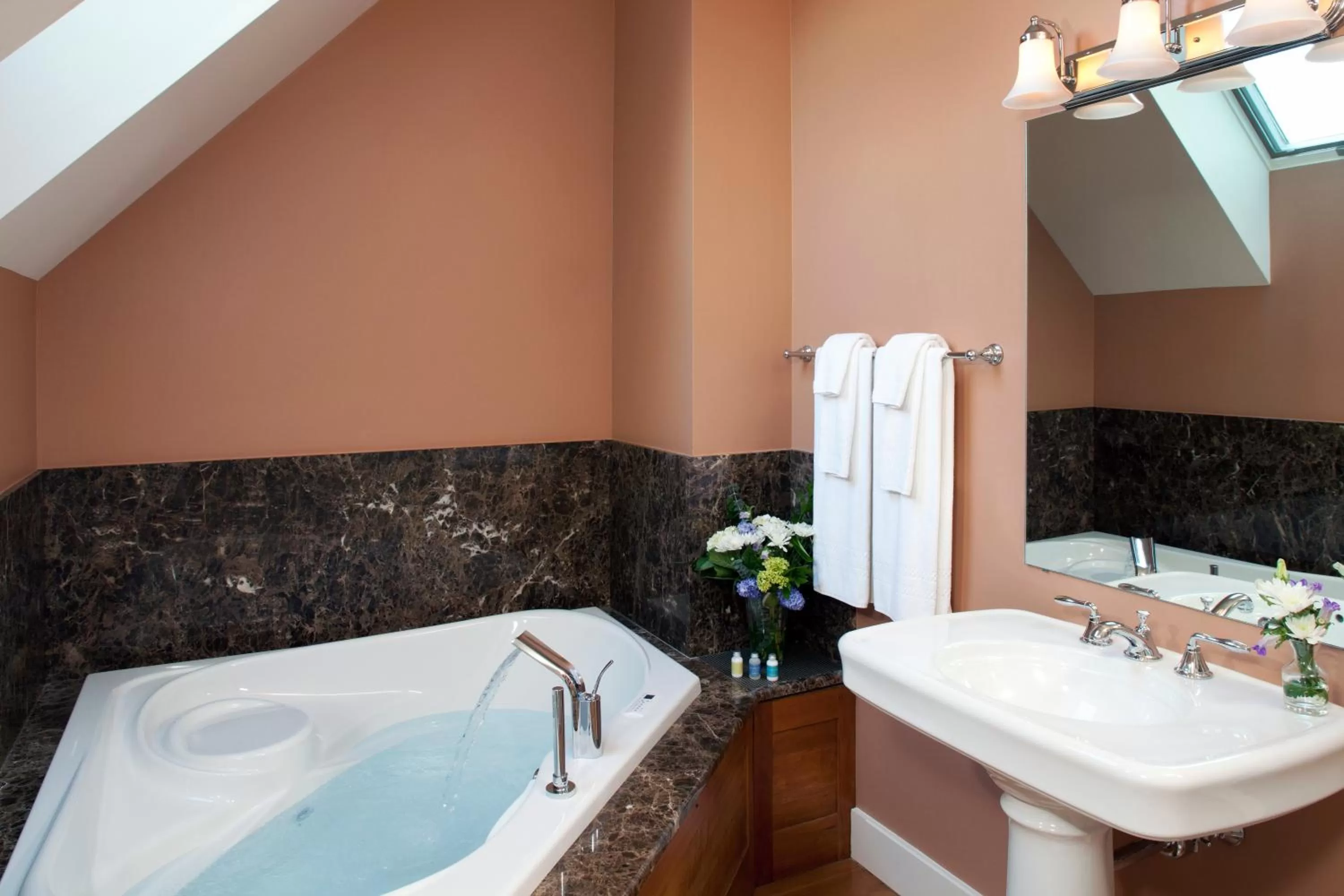 Bathroom in Jackson House Inn