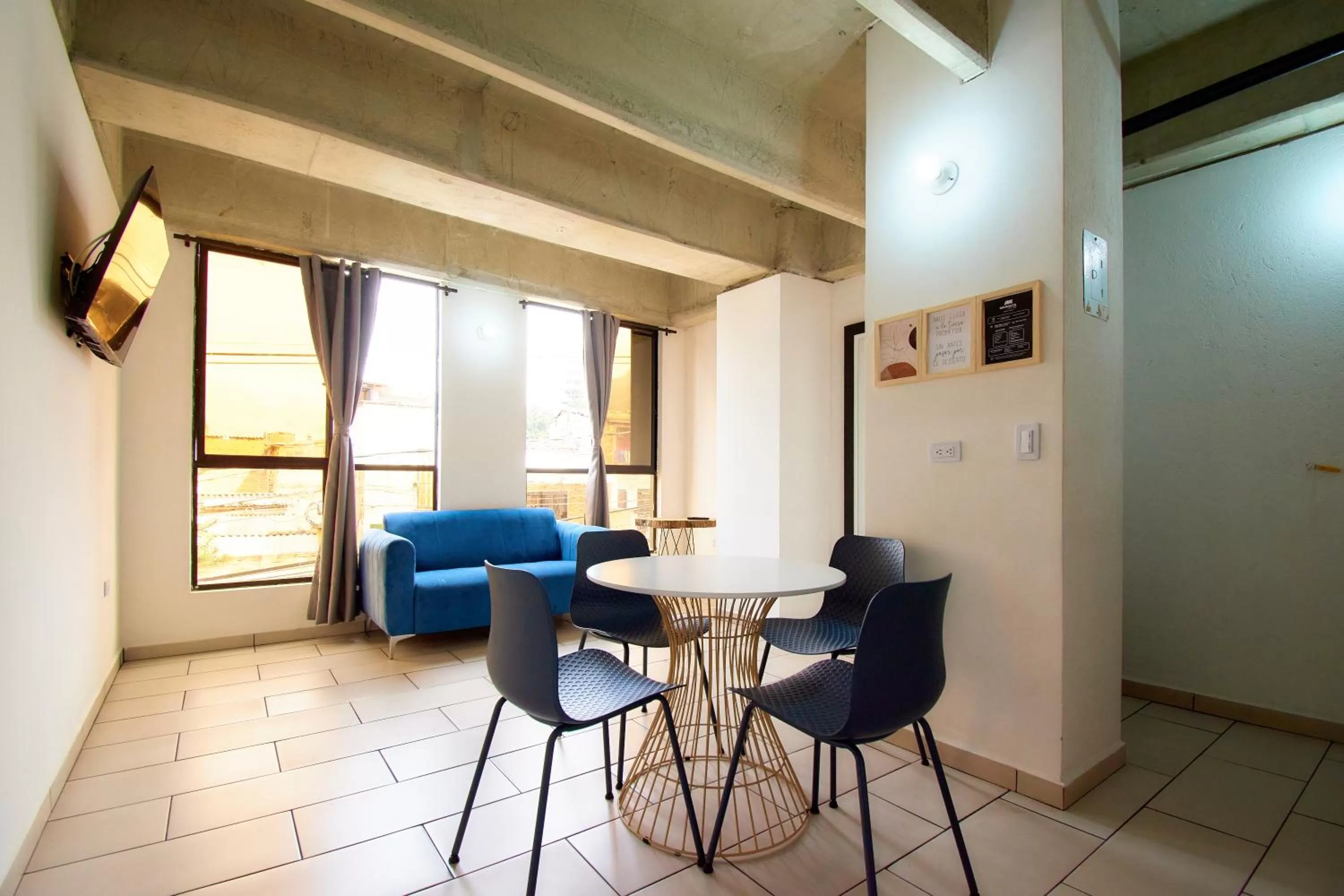 Dining area in Mangata Living by Bernalo Hotels